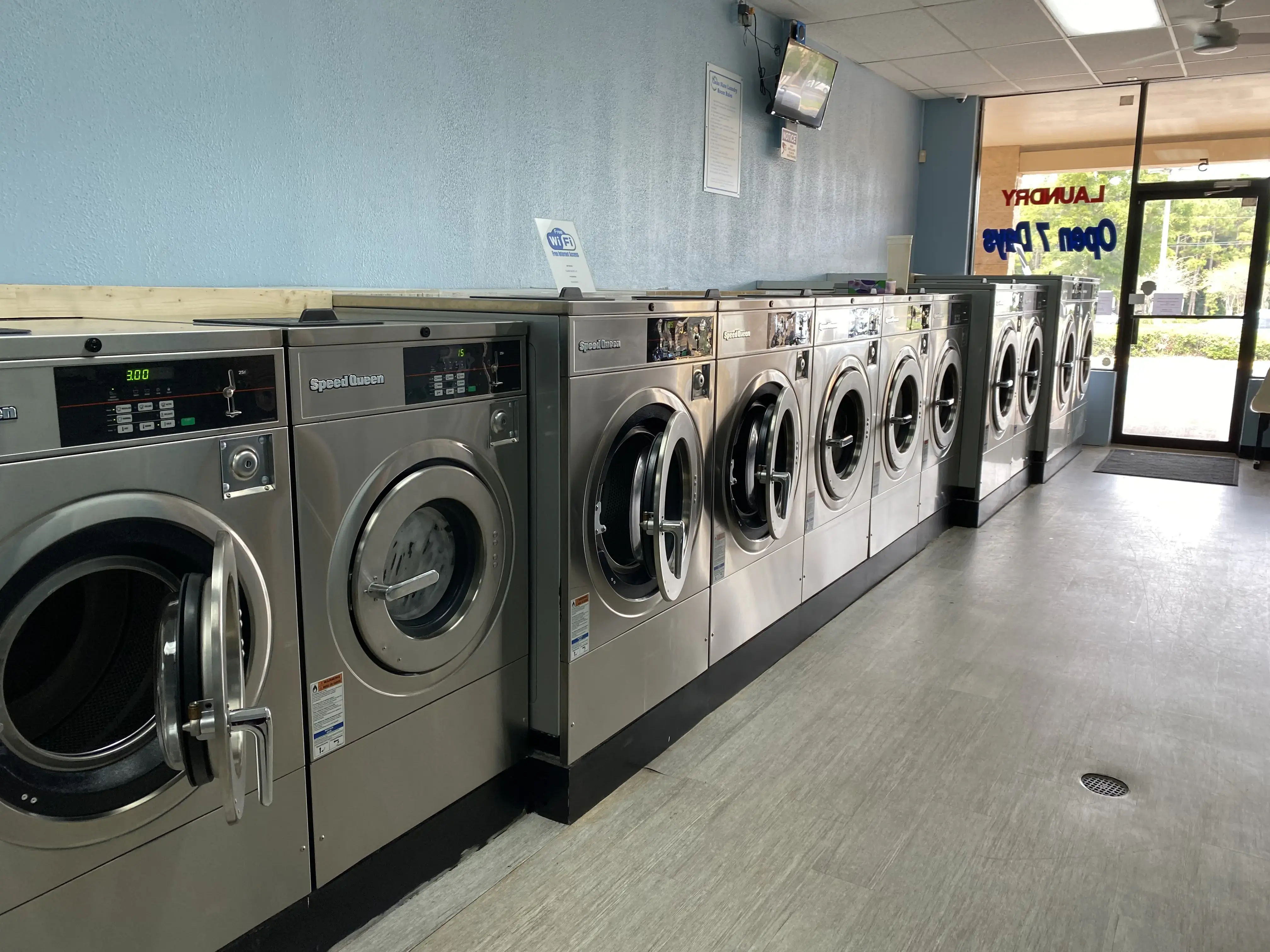 Everybuddy's Laundromat-Monument Point Shopping Center thumbnail 8