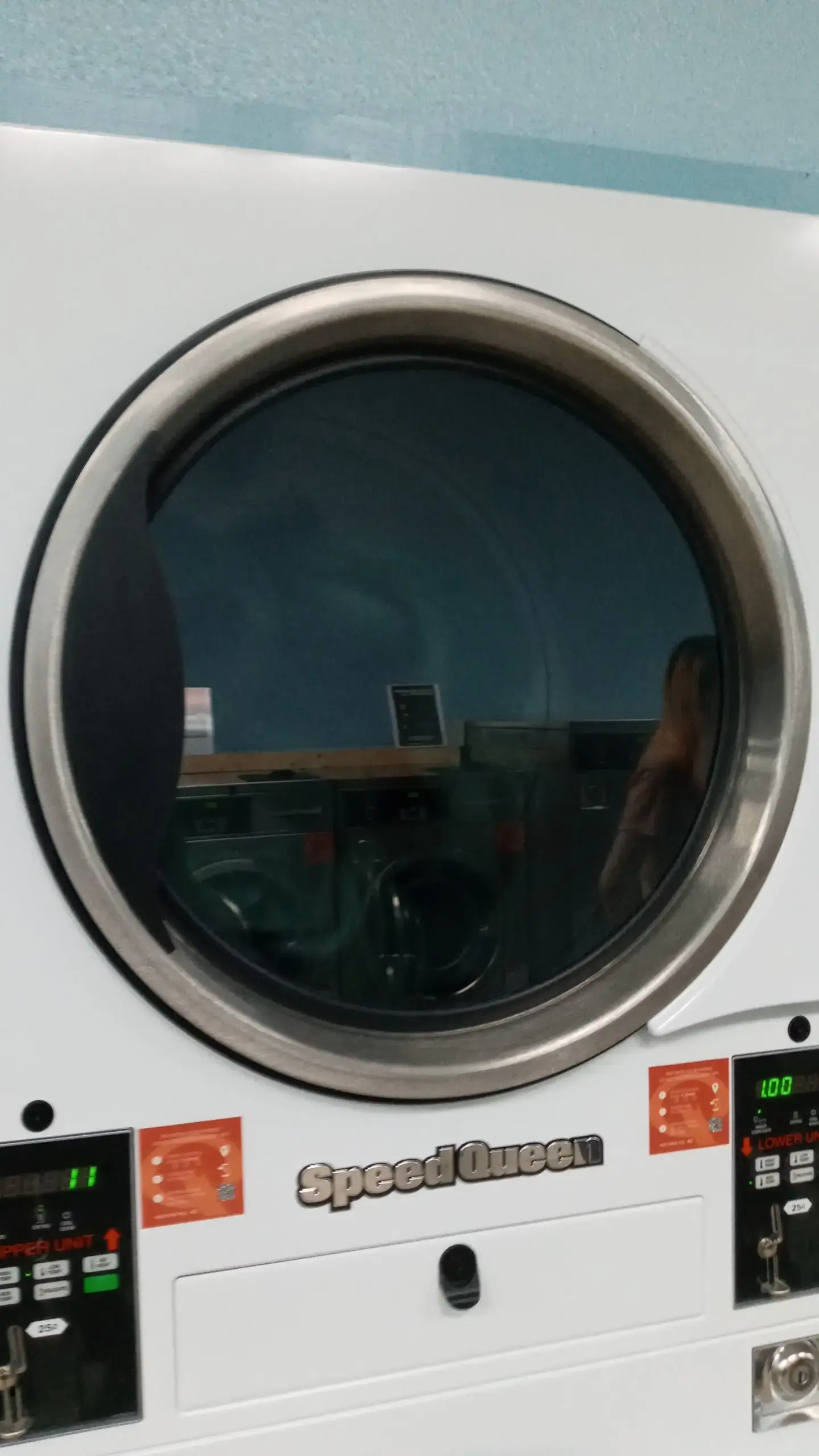 Everybuddy's Laundromat-Monument Point Shopping Center thumbnail 15