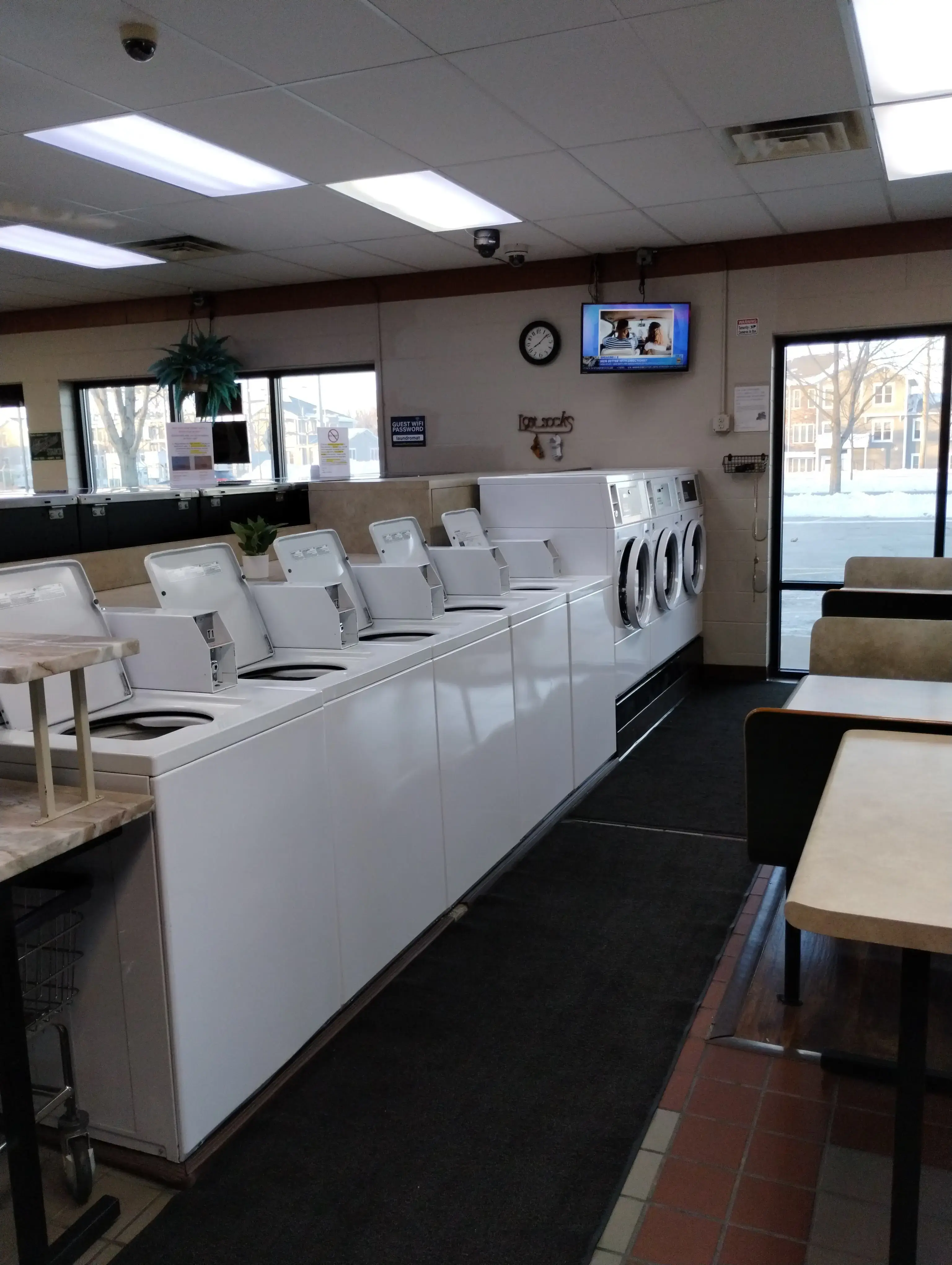 Excalibur Laundromat thumbnail 9