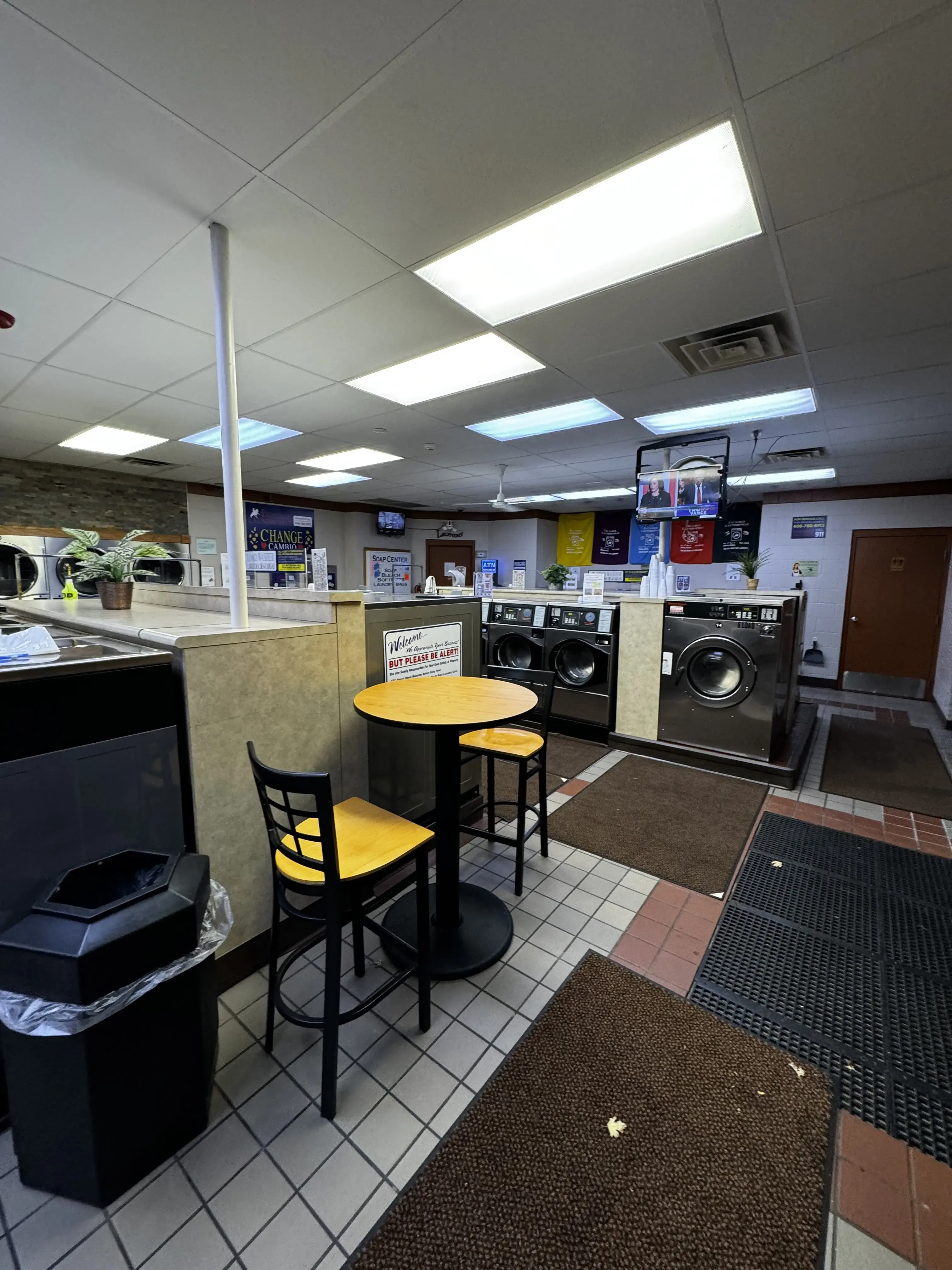 Excalibur Laundromat thumbnail 6