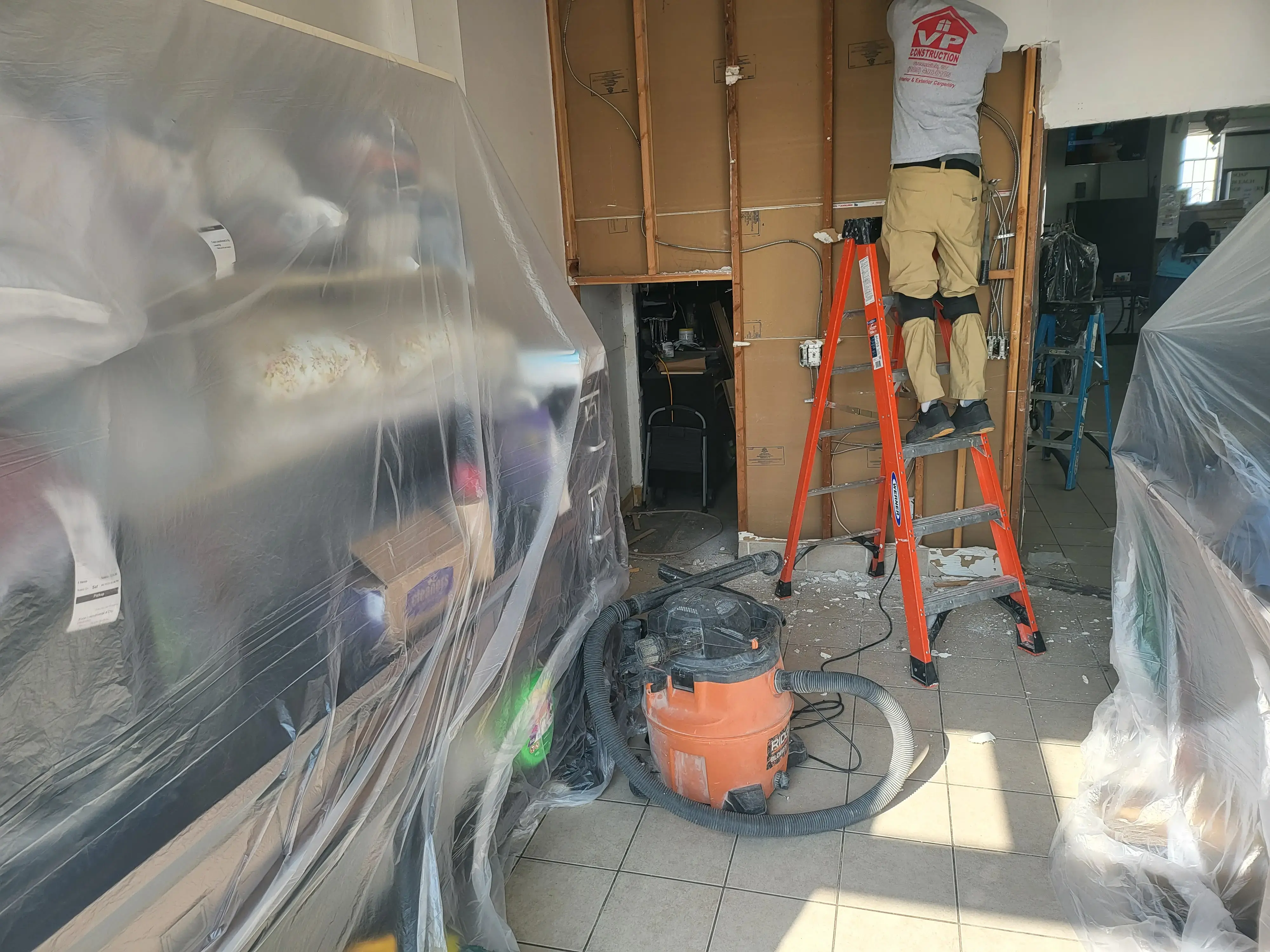 Expo Laundromat & Dry Cleaning - Norwalk - Image 10