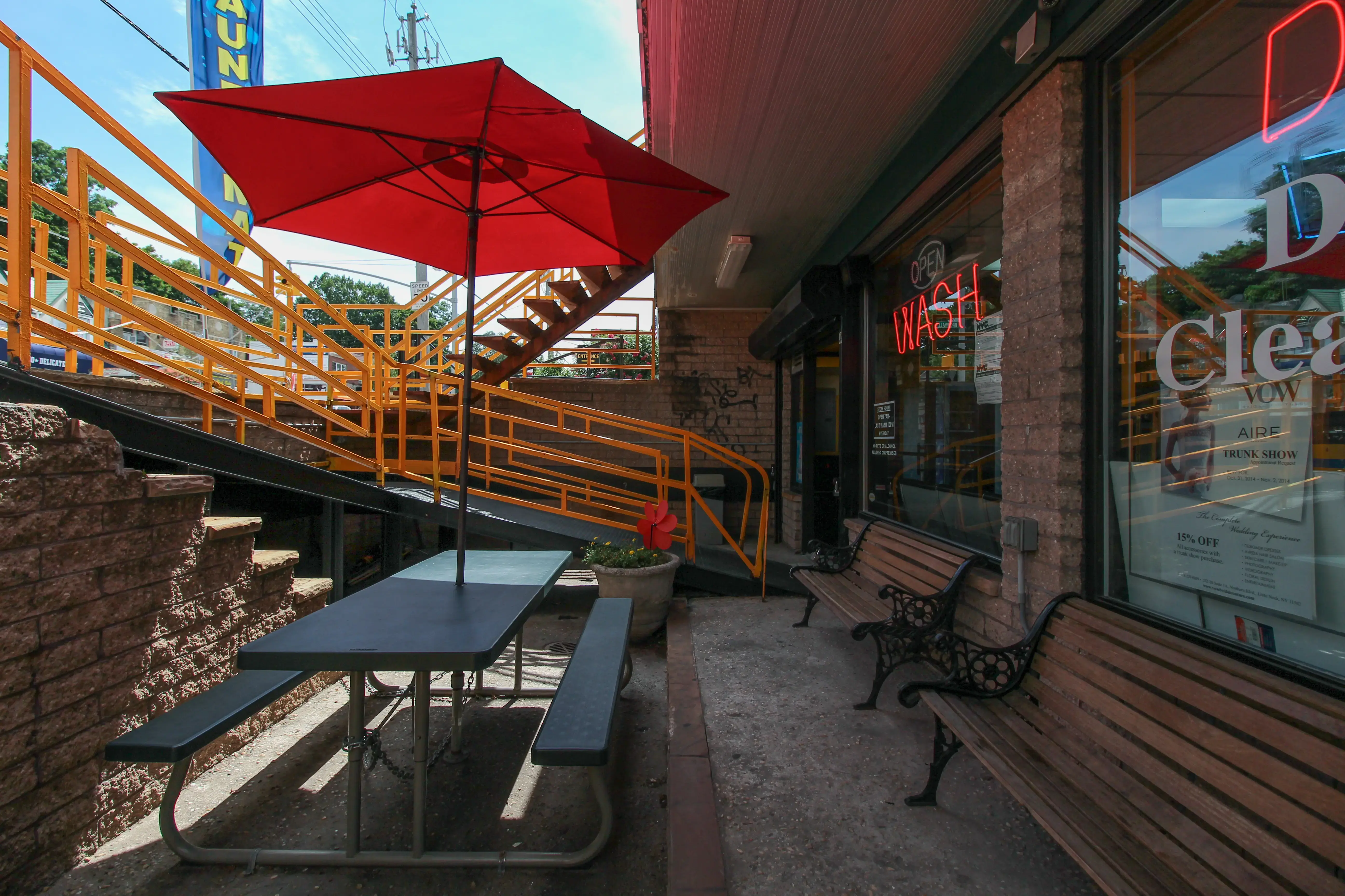Express 1 Laundromat - Image 2