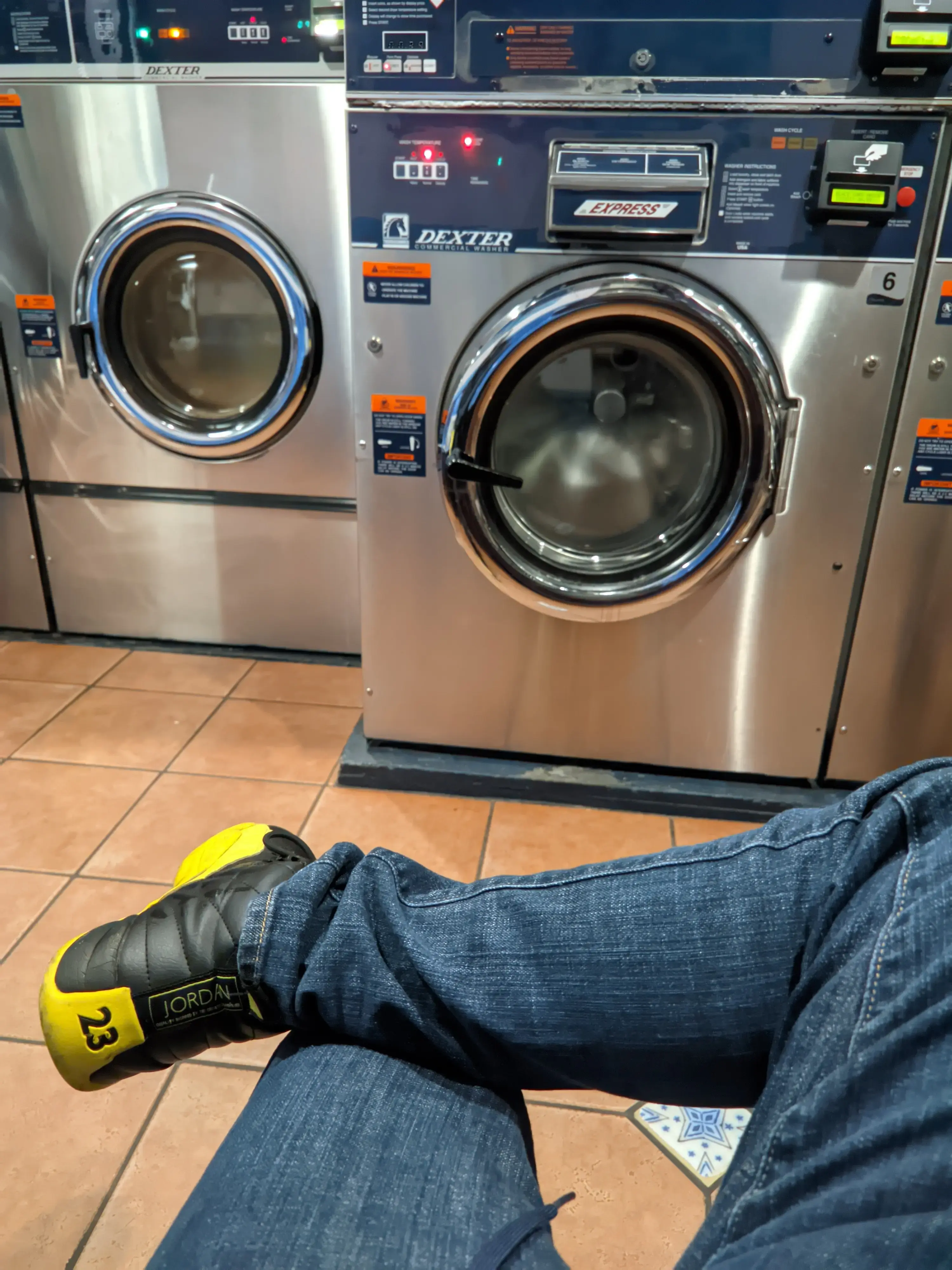 Express 1 Laundromat thumbnail 15