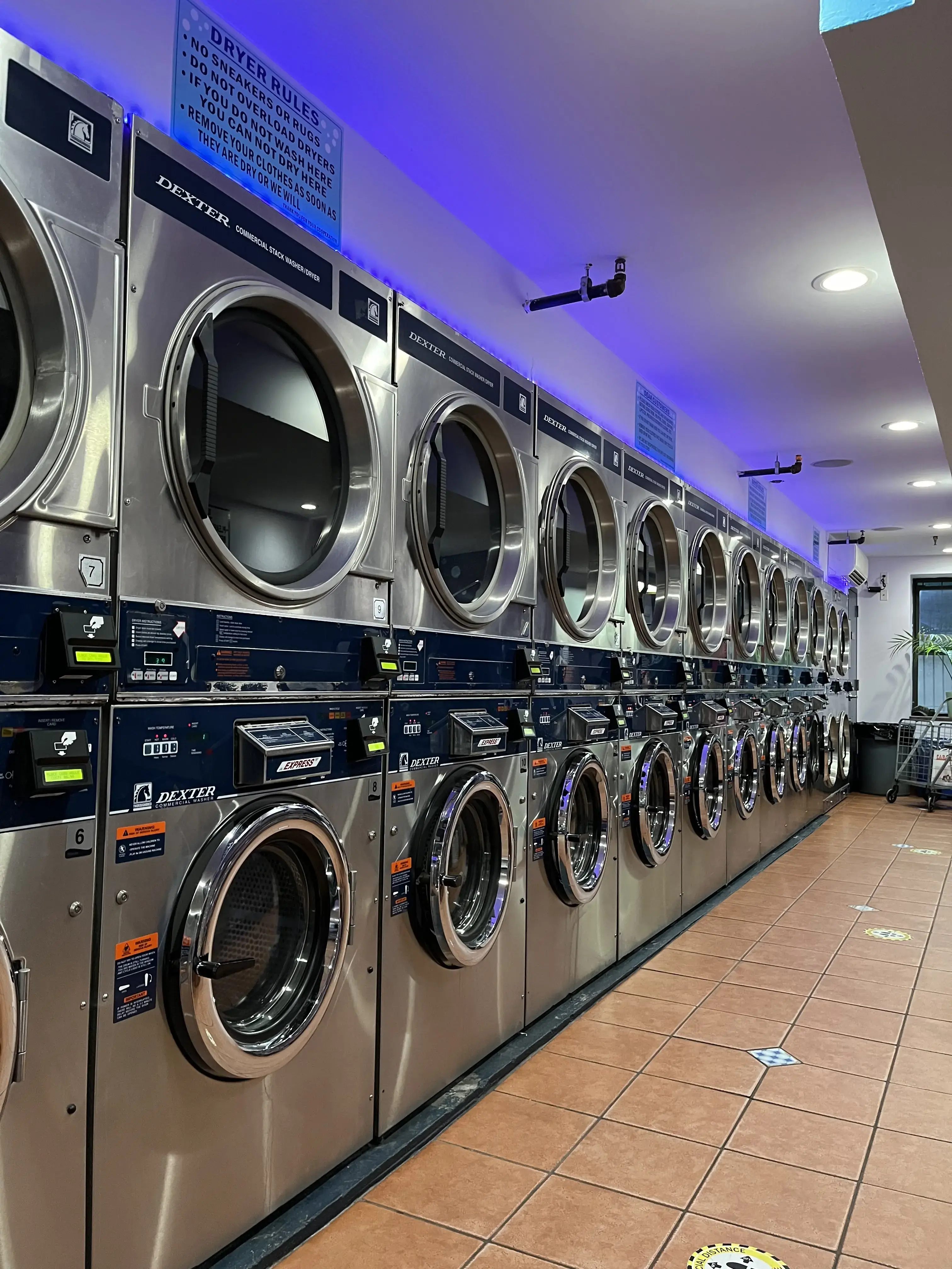 Express 1 Laundromat - Image 1