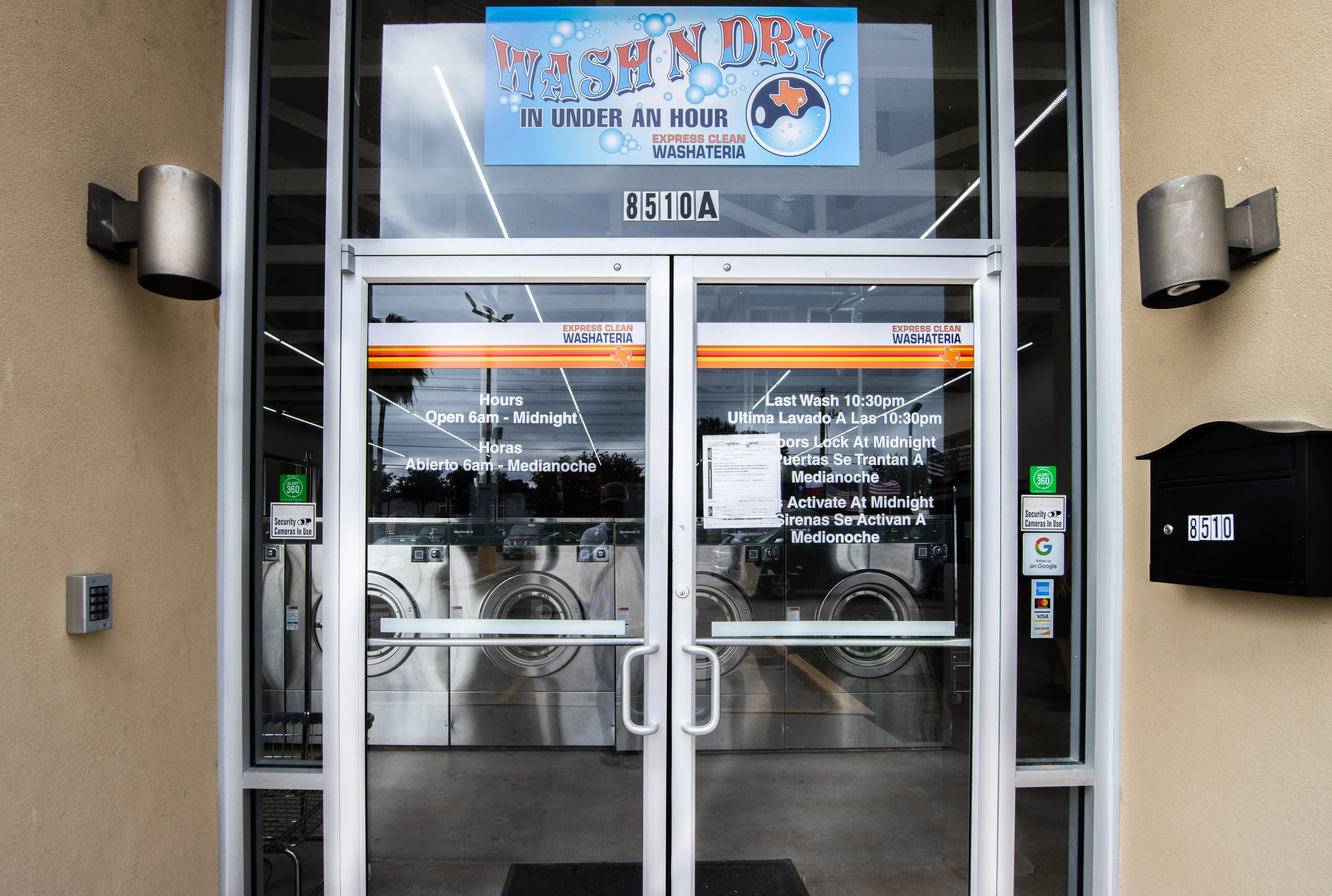 Express Clean Washateria - Image 7