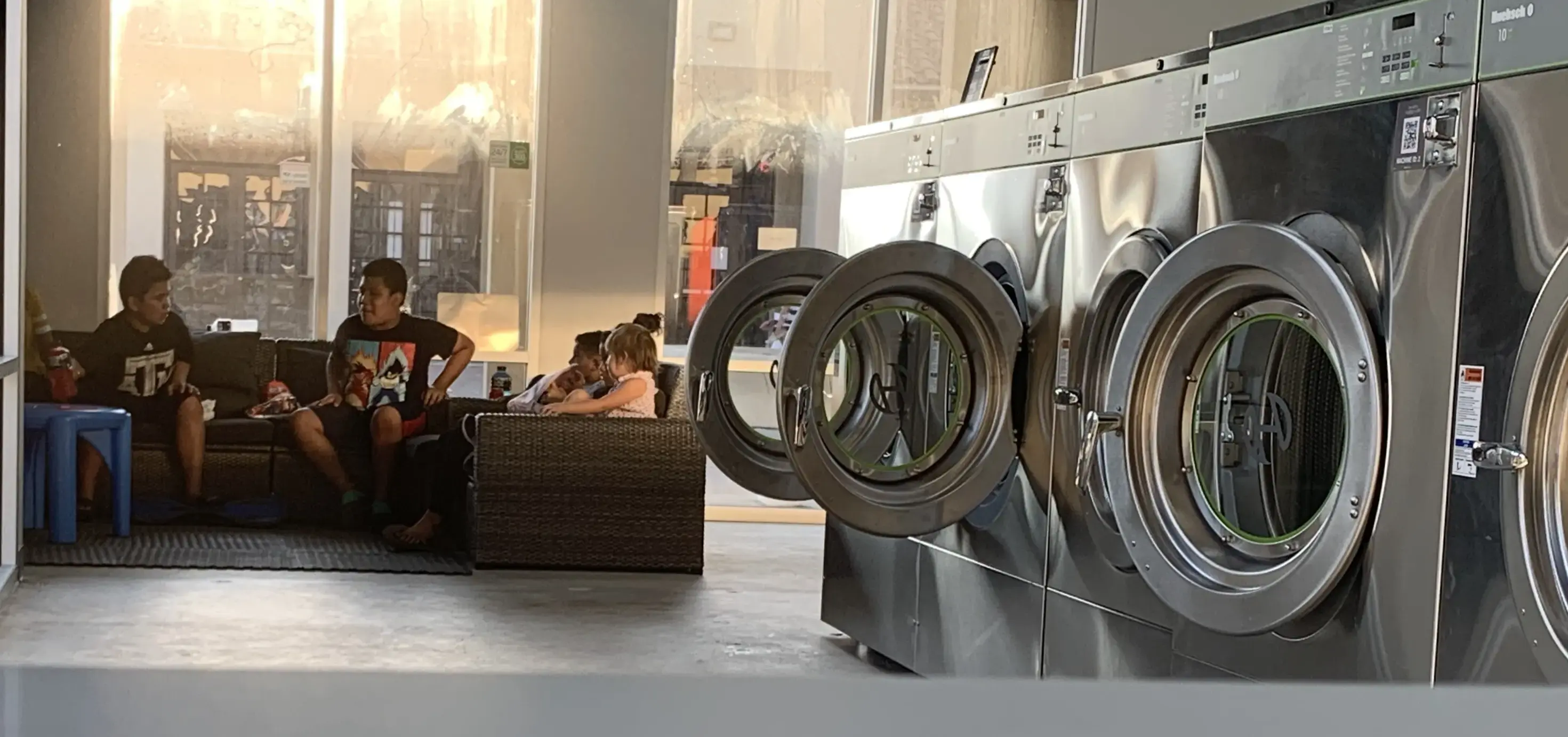 Express Clean Washateria - Image 18