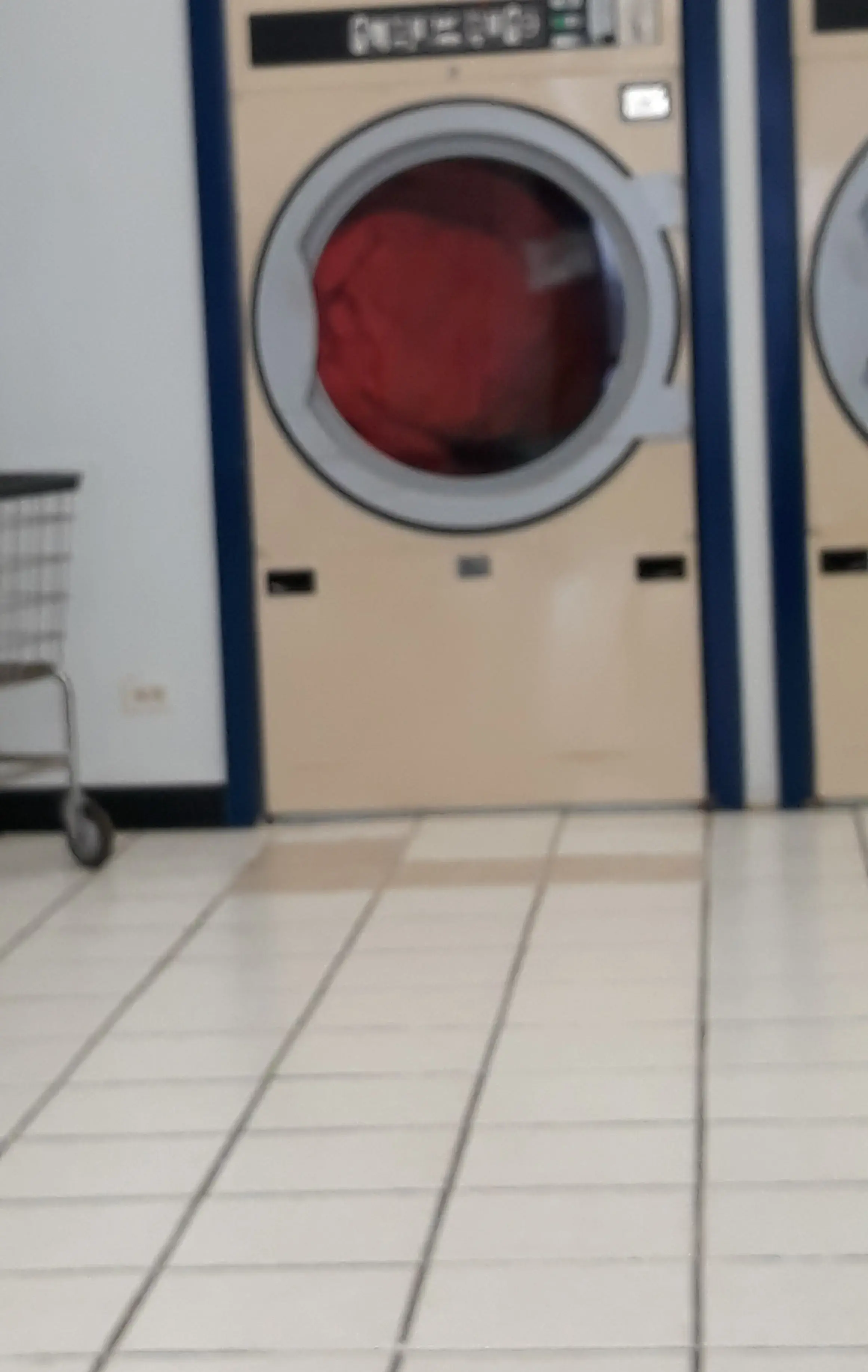 Express Coin Laundromat thumbnail 8