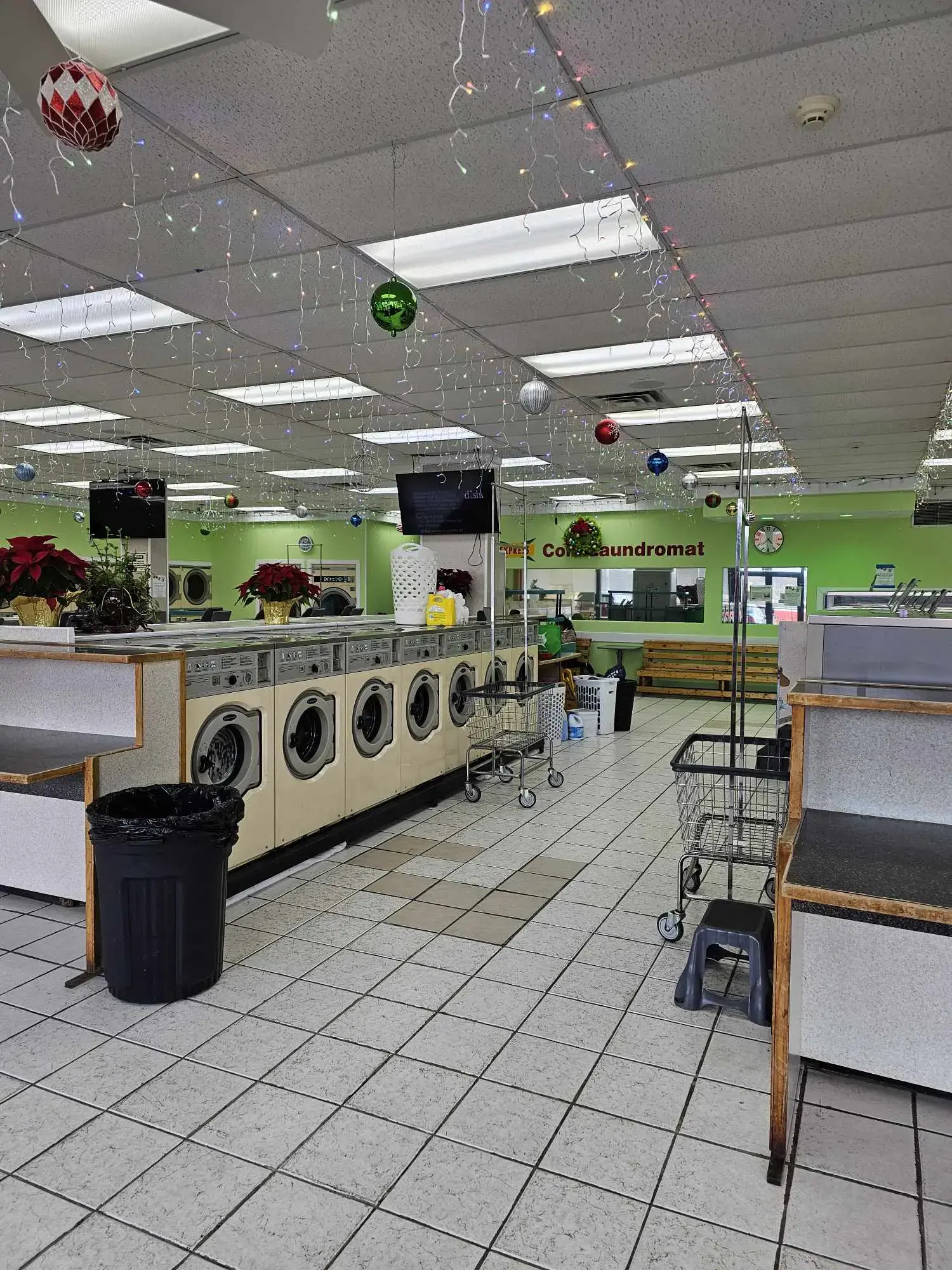 Express Coin Laundromat thumbnail 16