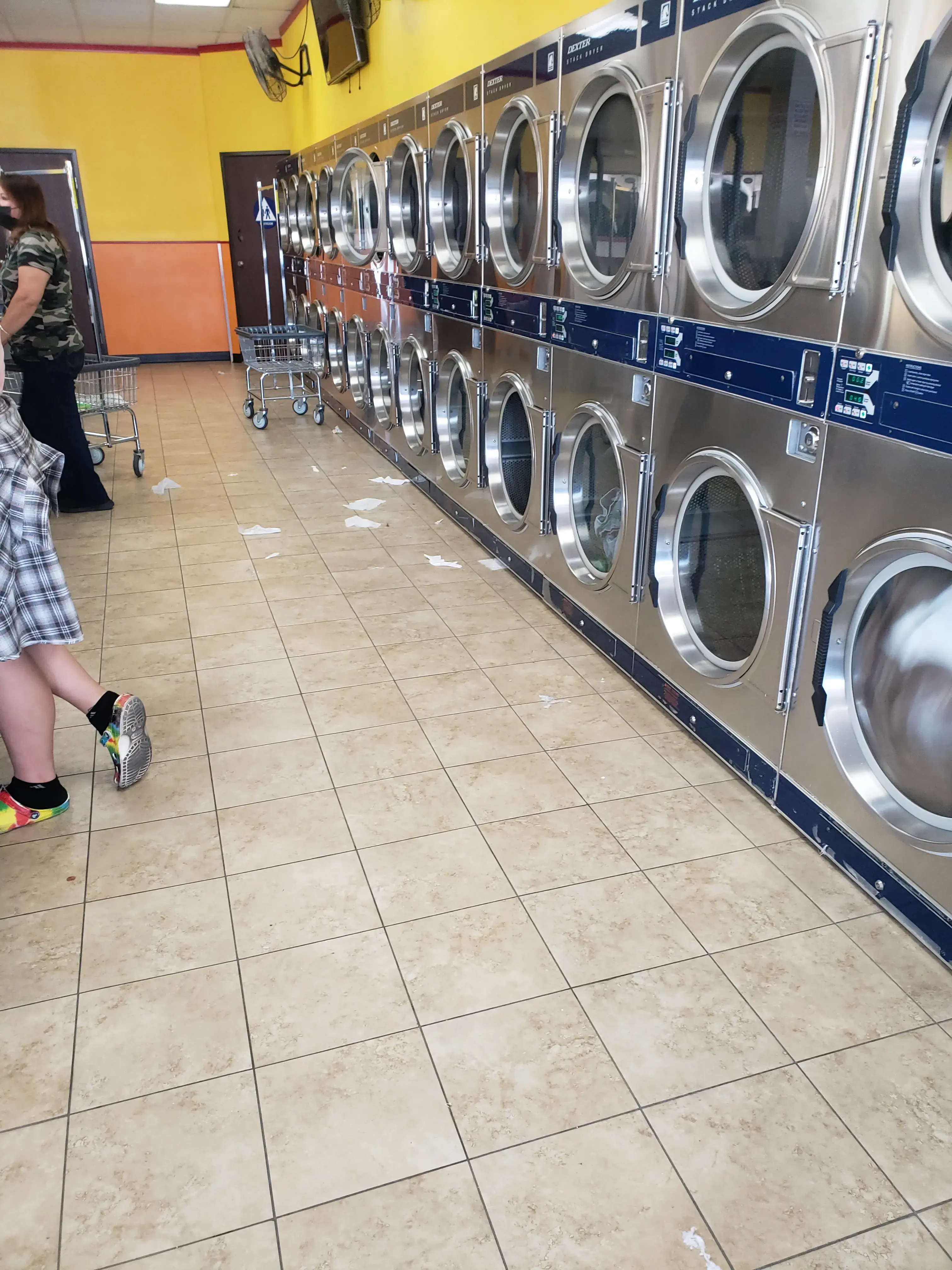 Express Coin Laundry - Image 2