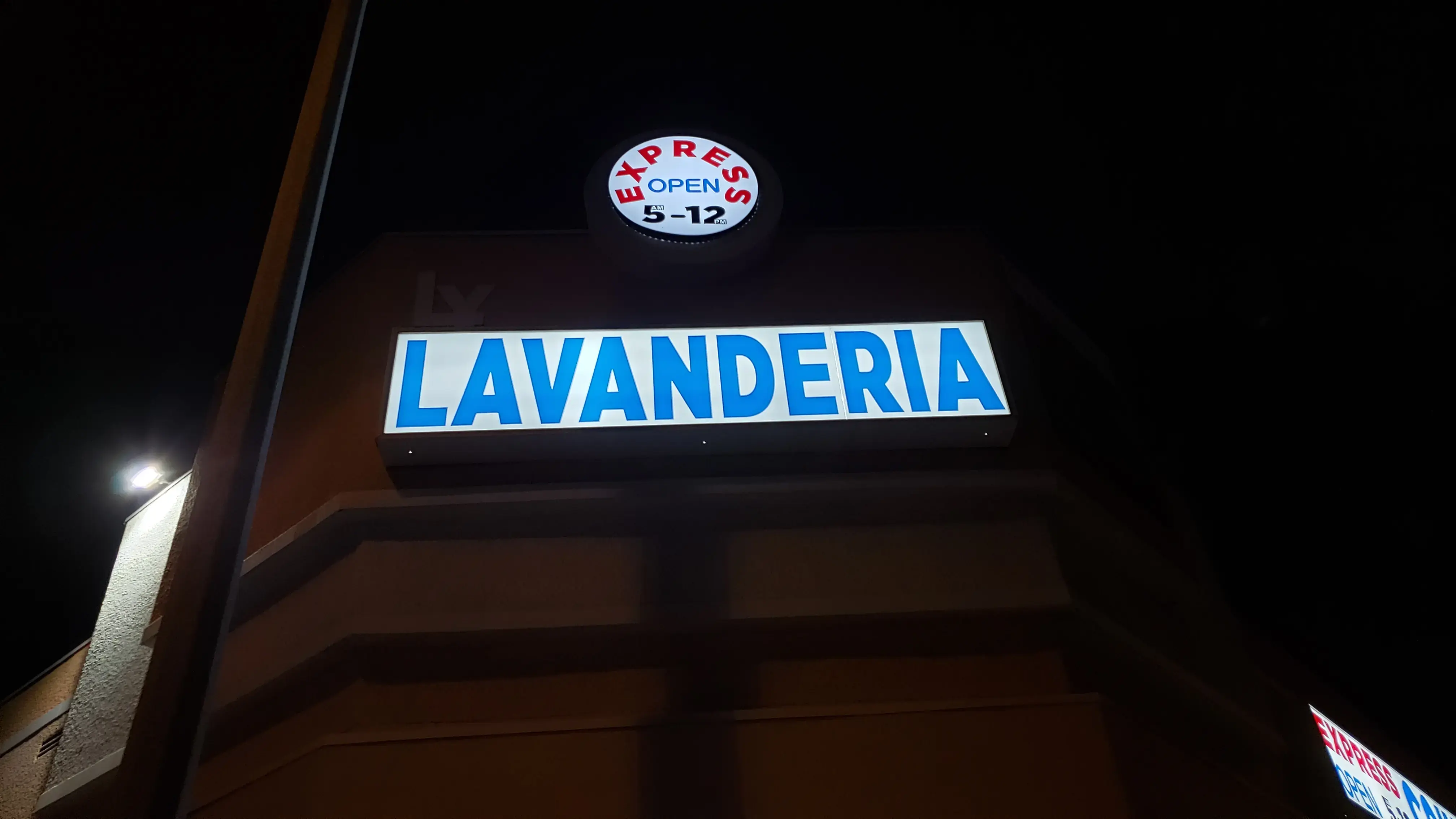 Express Coin Laundry thumbnail 4