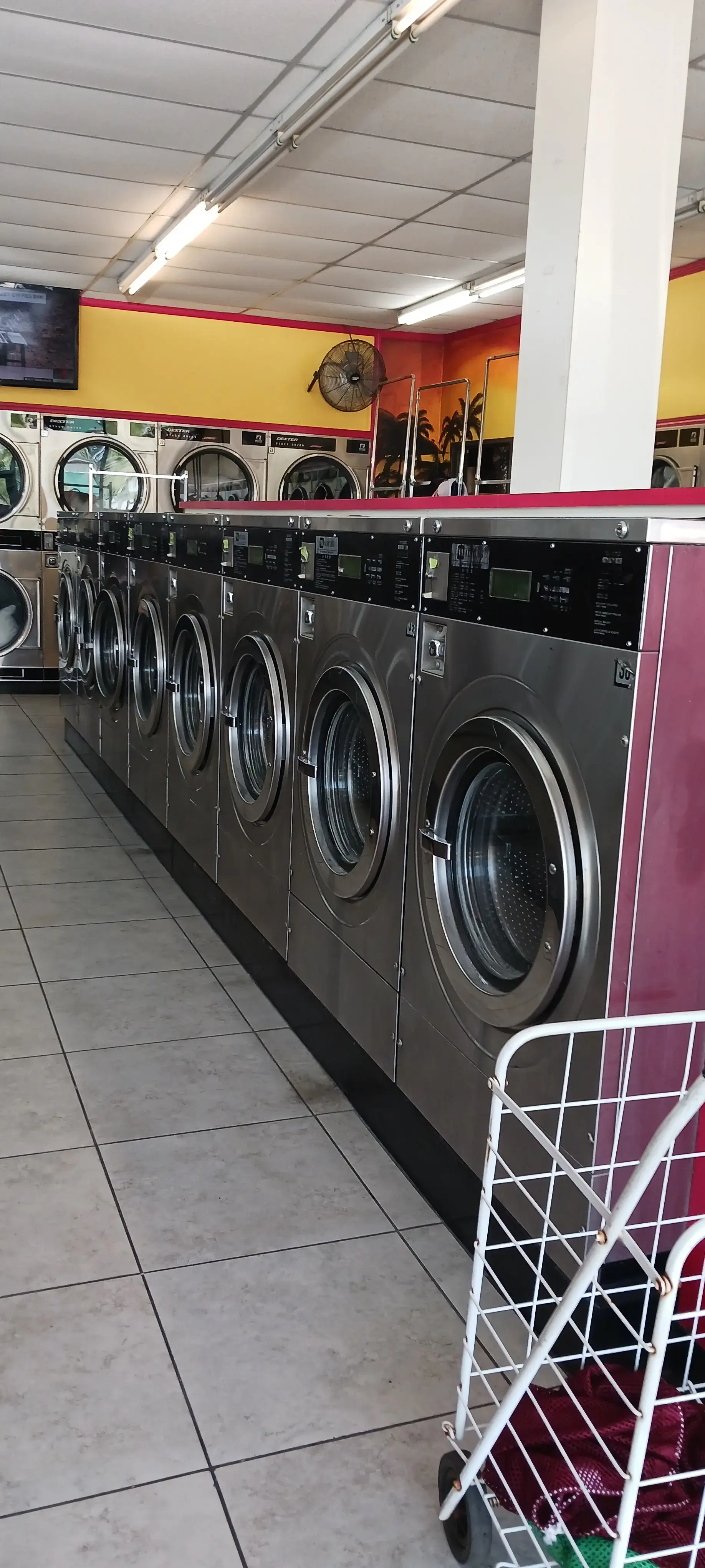Express Coin Laundry thumbnail 3