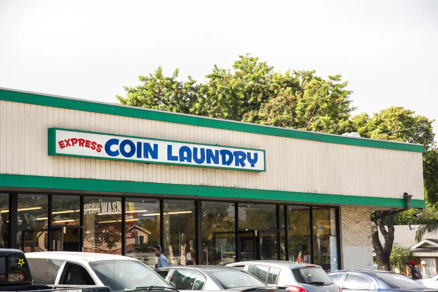 Express Coin Laundry - Image 11