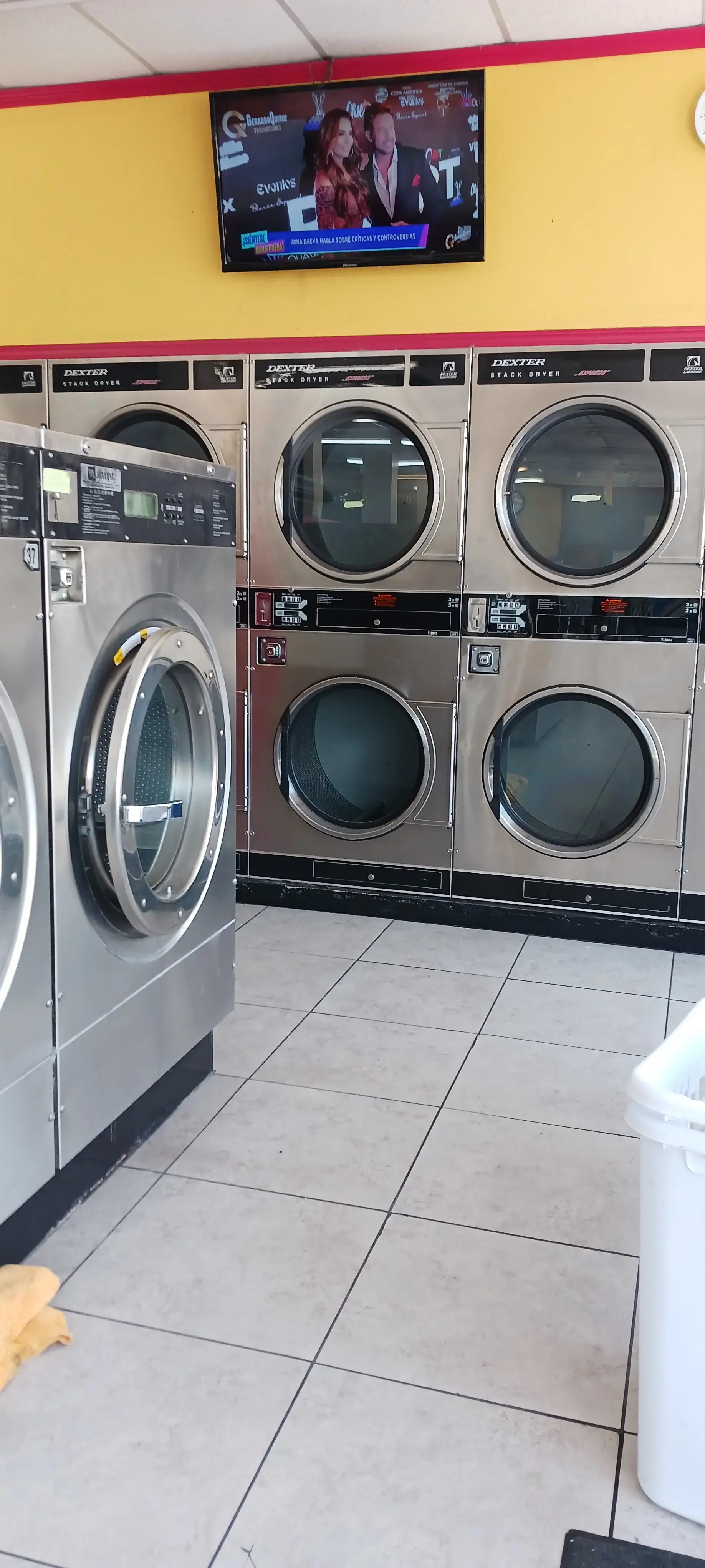 Express Coin Laundry - Image 17