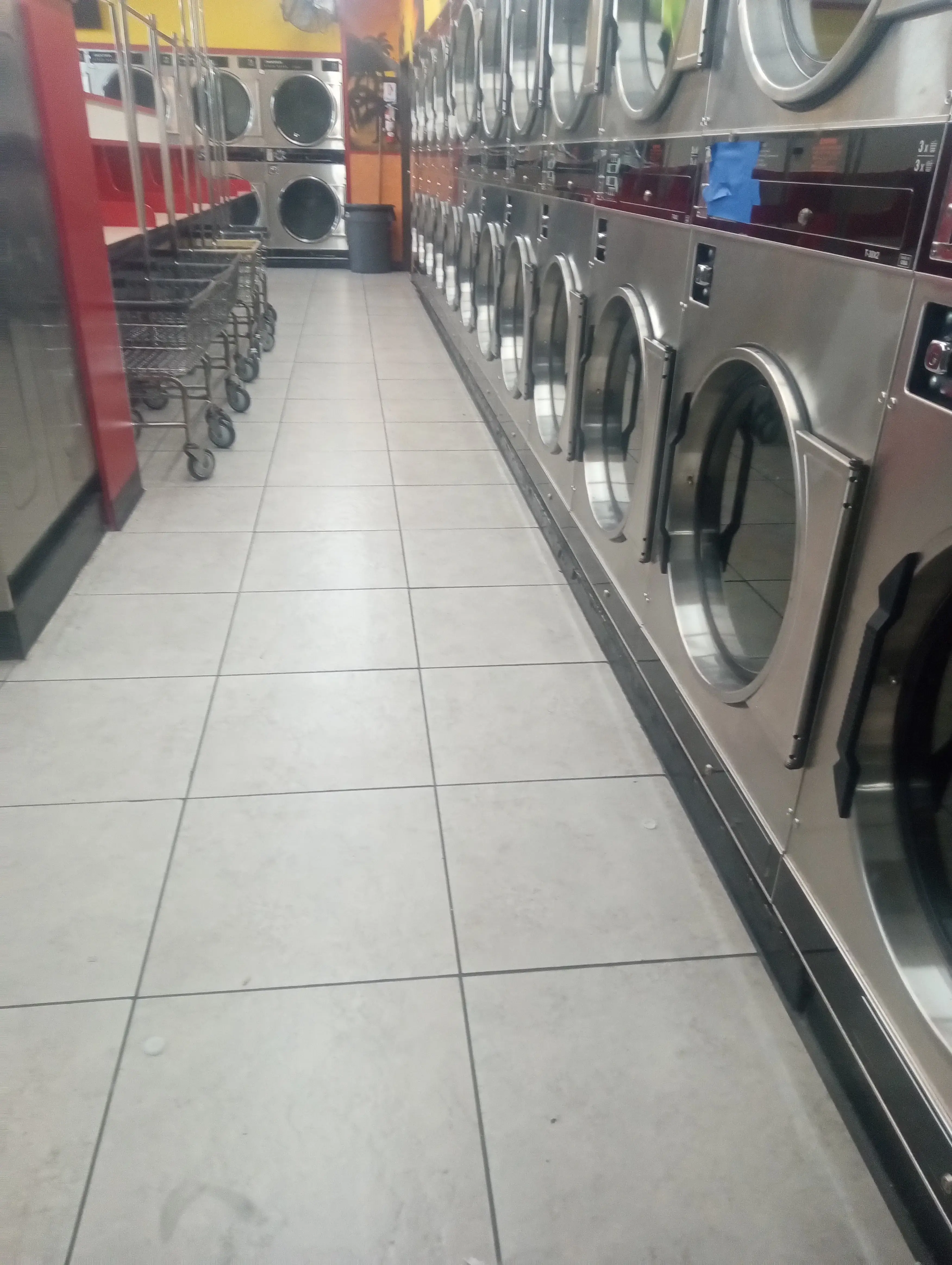 Express Coin Laundry thumbnail 13