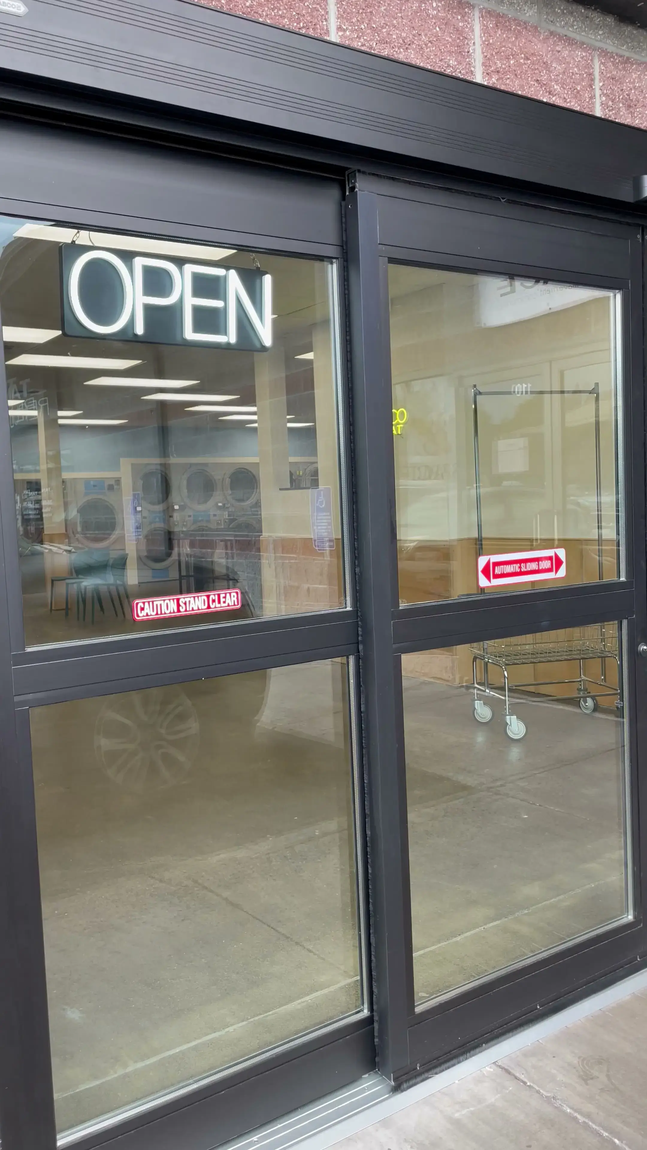 Express Eco Laundromat - Image 20
