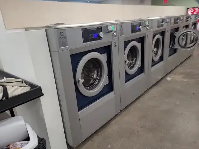 Express Eco Laundromat - Image 8