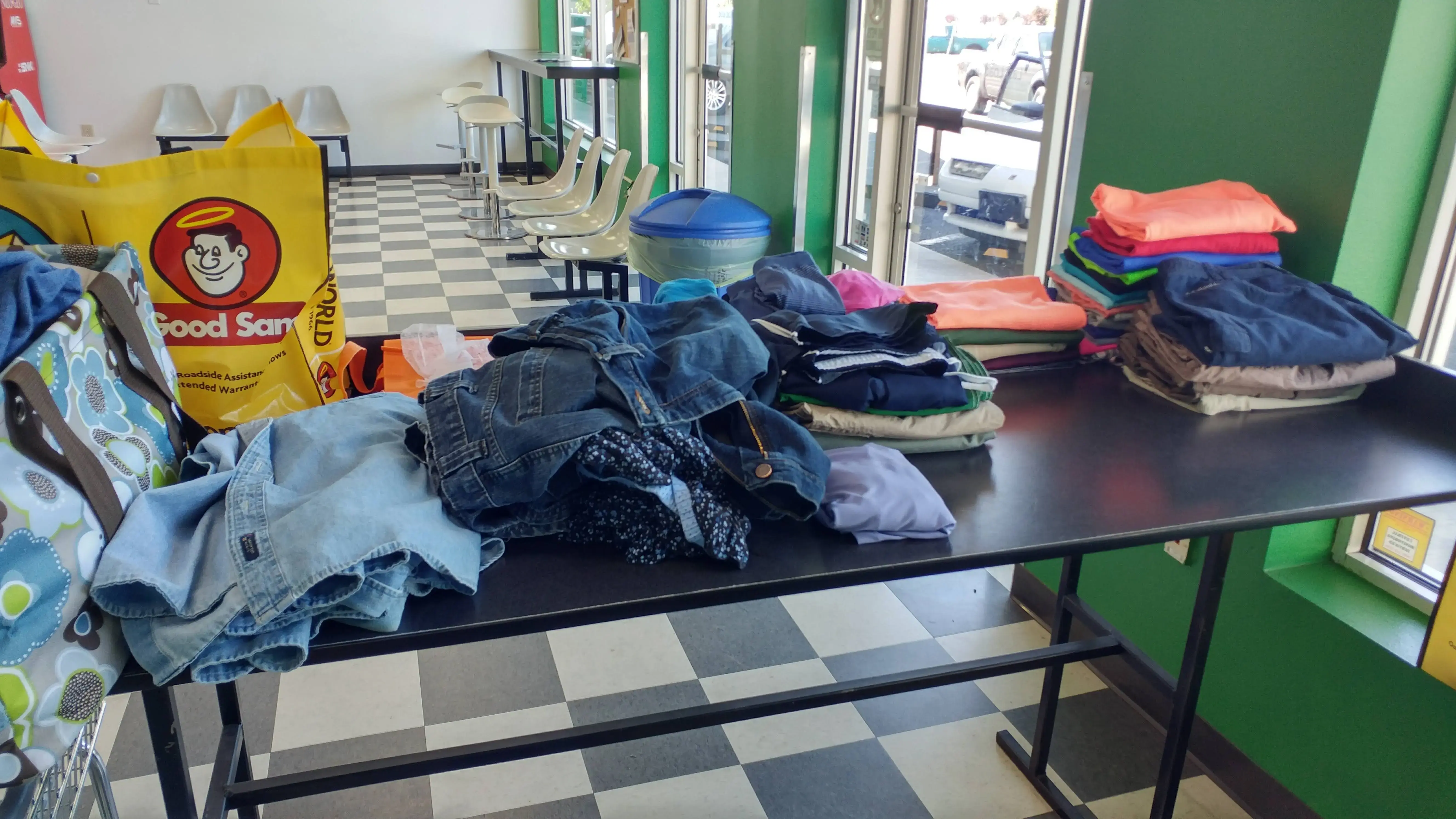 Express Eco Laundromat - Image 11