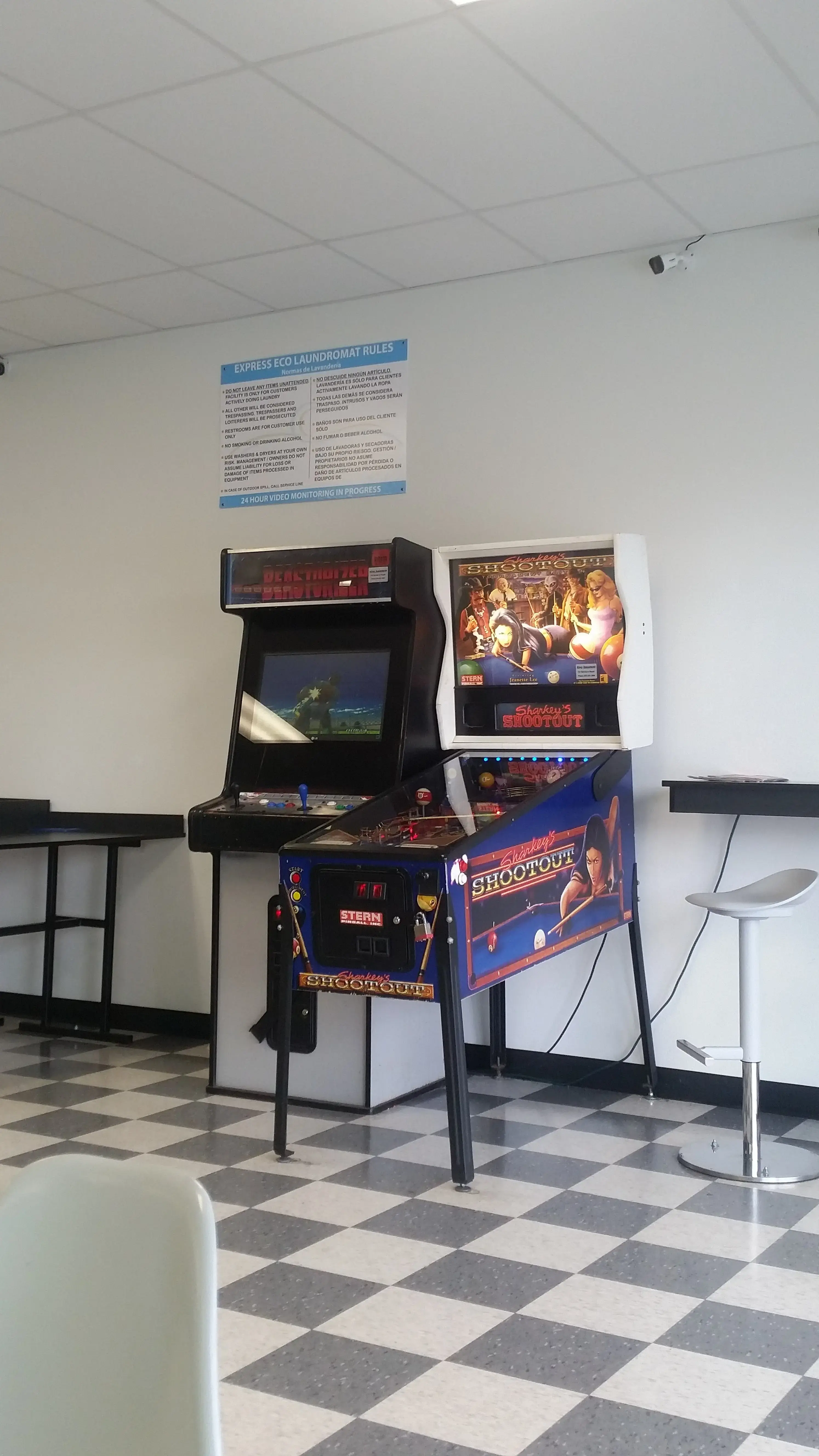 Express Eco Laundromat thumbnail 18