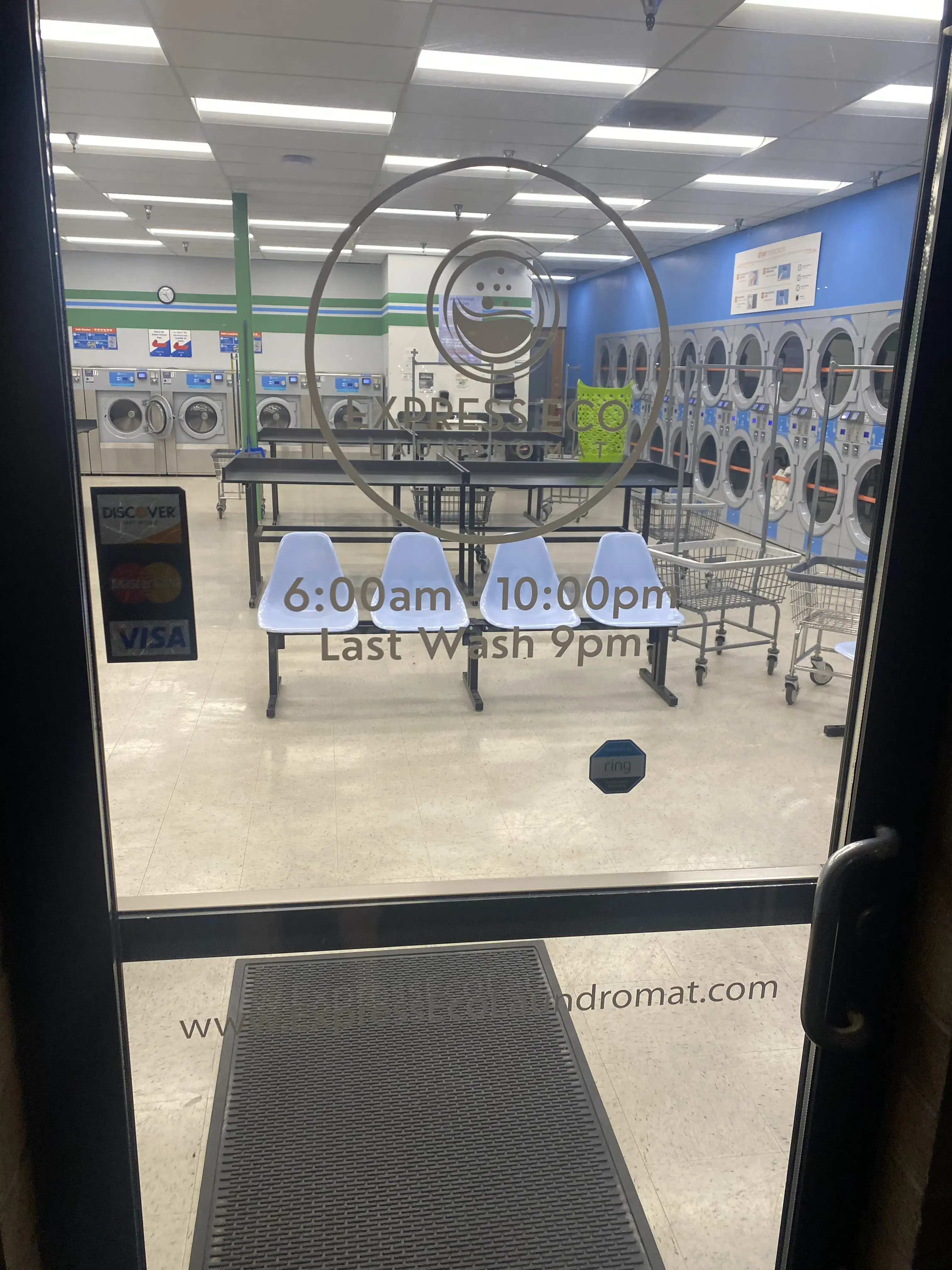Express Eco Laundromat thumbnail 18