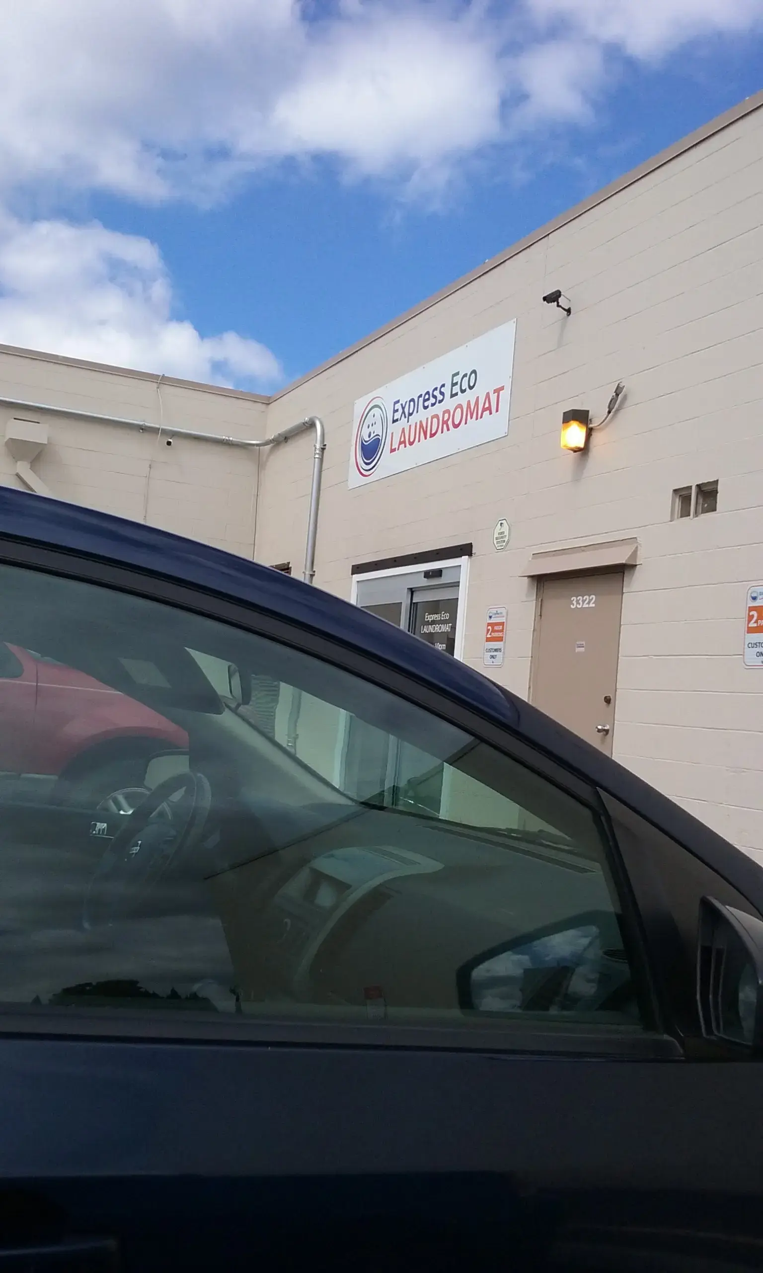 Express Eco Laundromat thumbnail 20