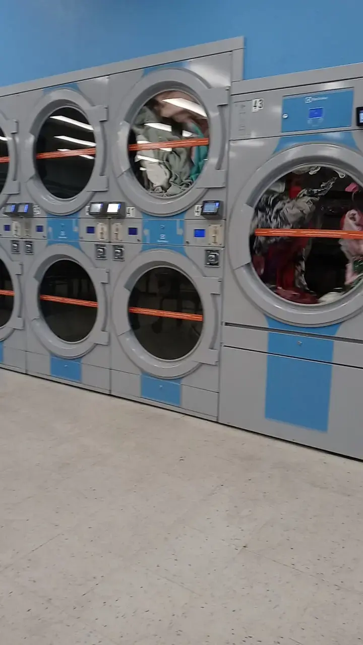 Express Eco Laundromat - Image 17