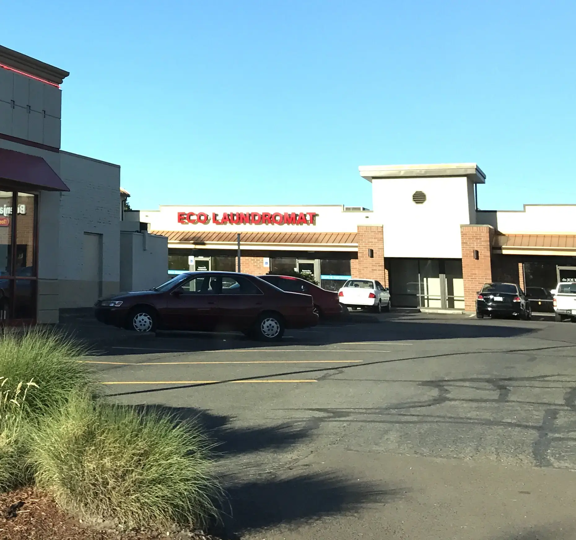 Express Eco Laundromat - Image 15