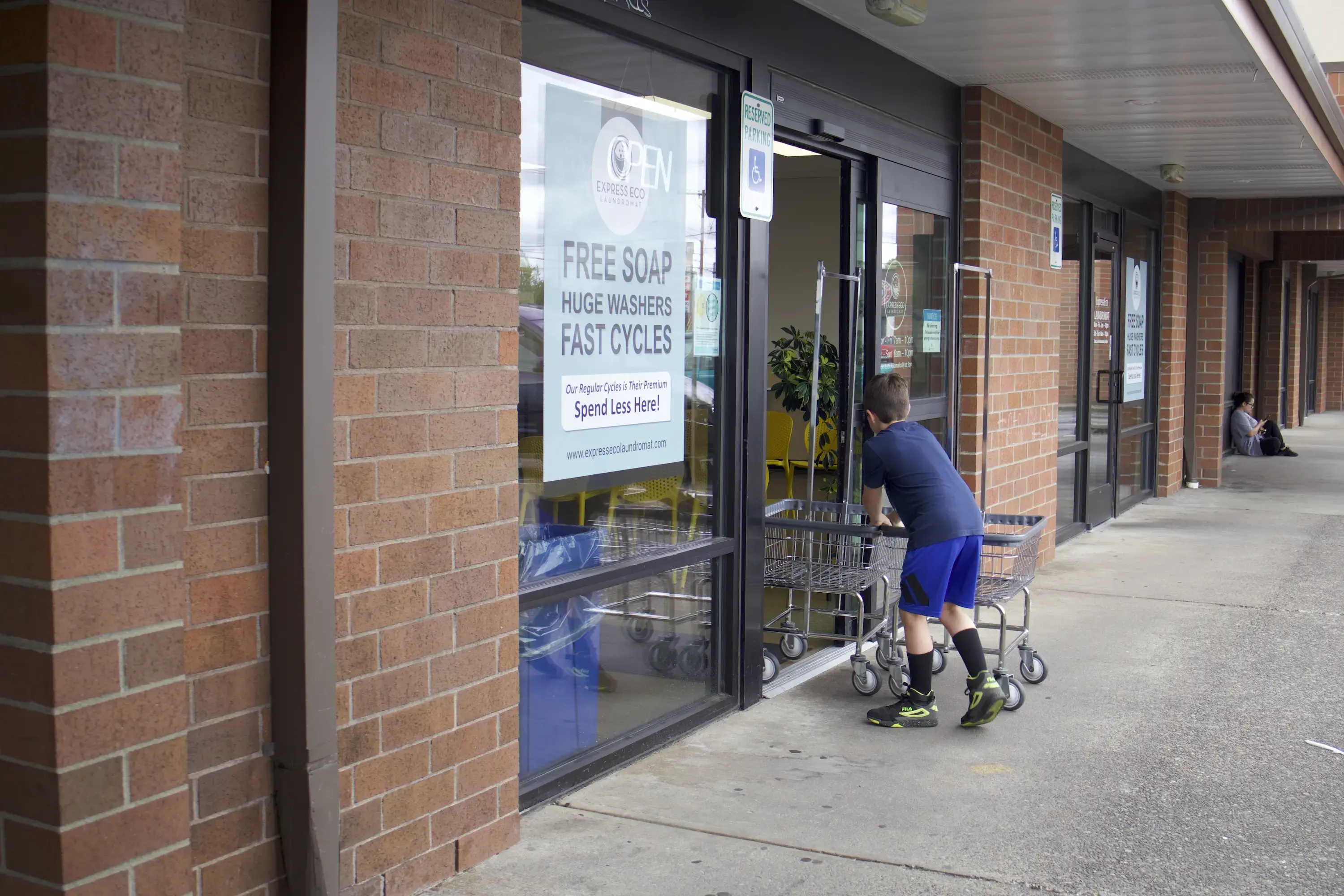 Express Eco Laundromat thumbnail 6