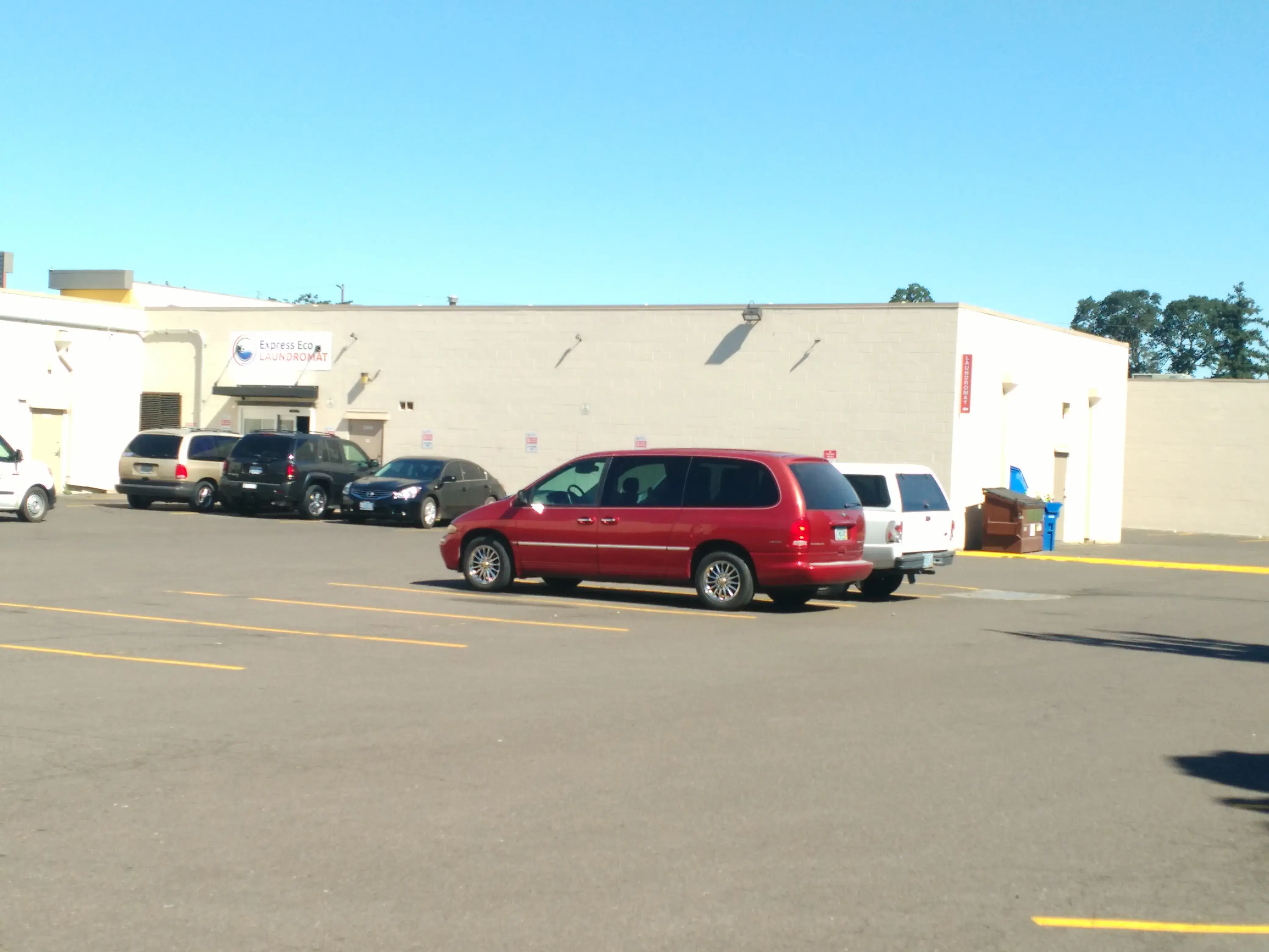 Express Eco Laundromat - Image 19