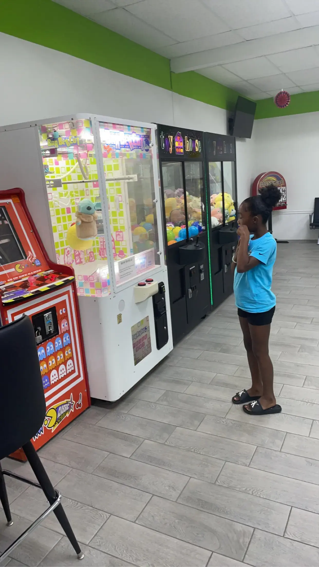 Express In & Out - Image 10
