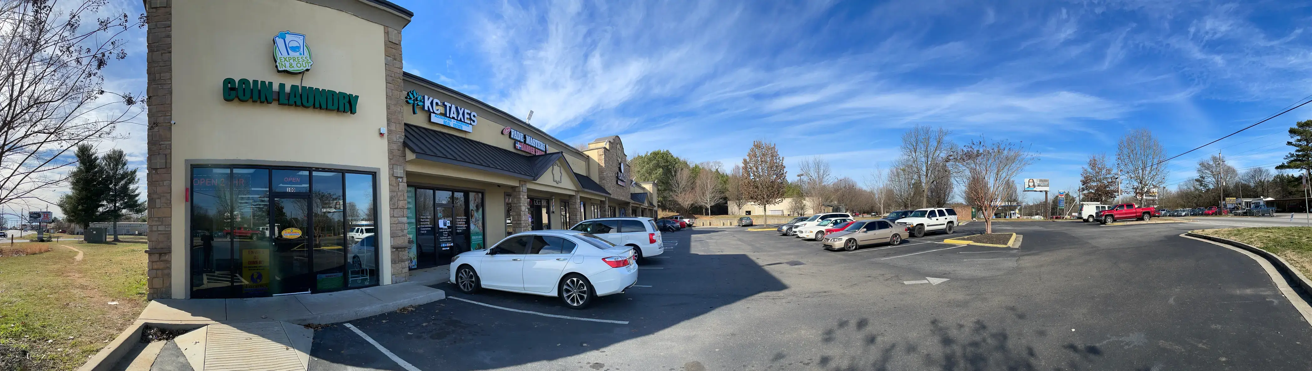 Express In & Out Laundromat - Image 10