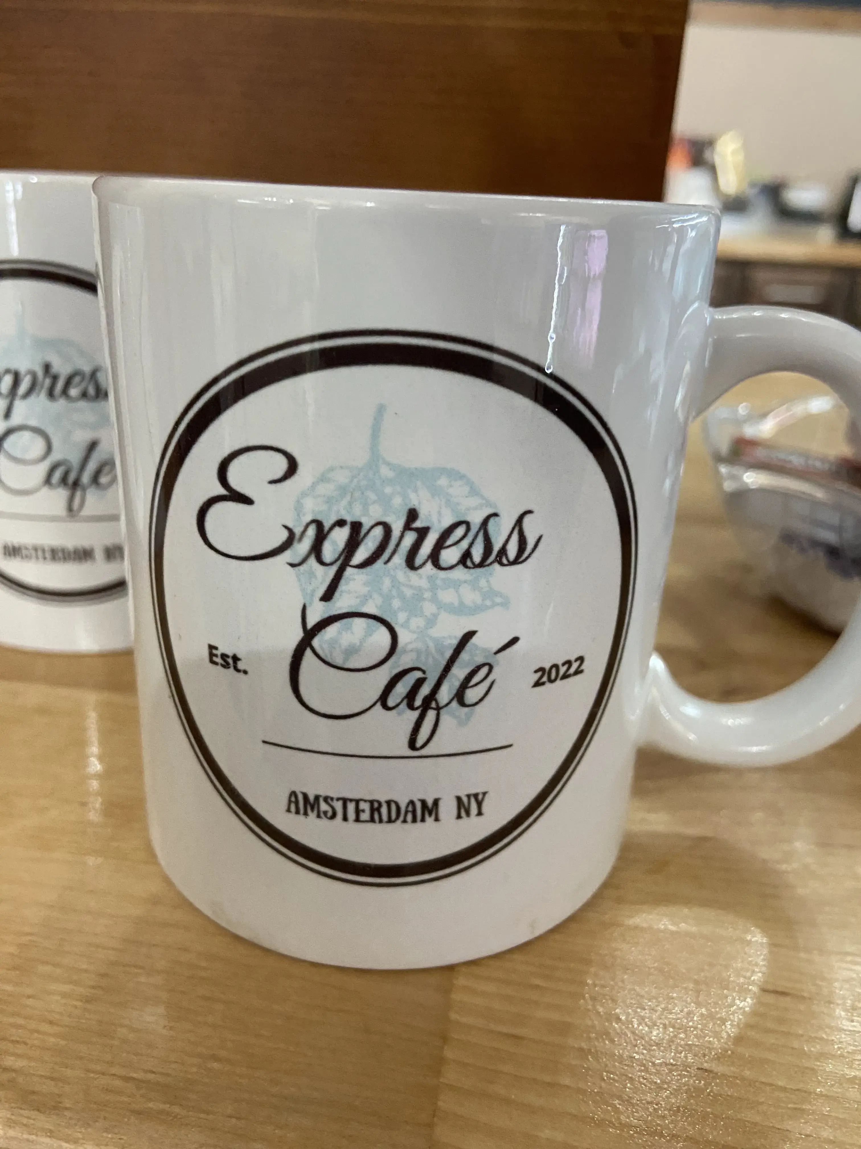 EXPRESS LAUNDROMAT & CAFE thumbnail 18