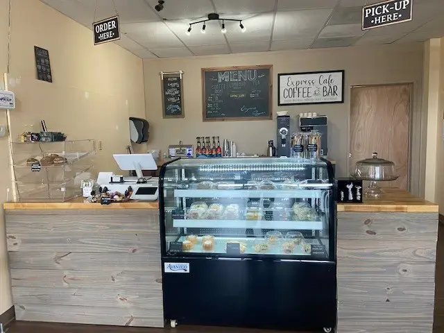 EXPRESS LAUNDROMAT & CAFE thumbnail 4