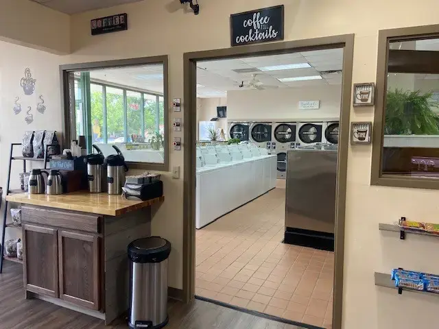 EXPRESS LAUNDROMAT & CAFE - Image 6