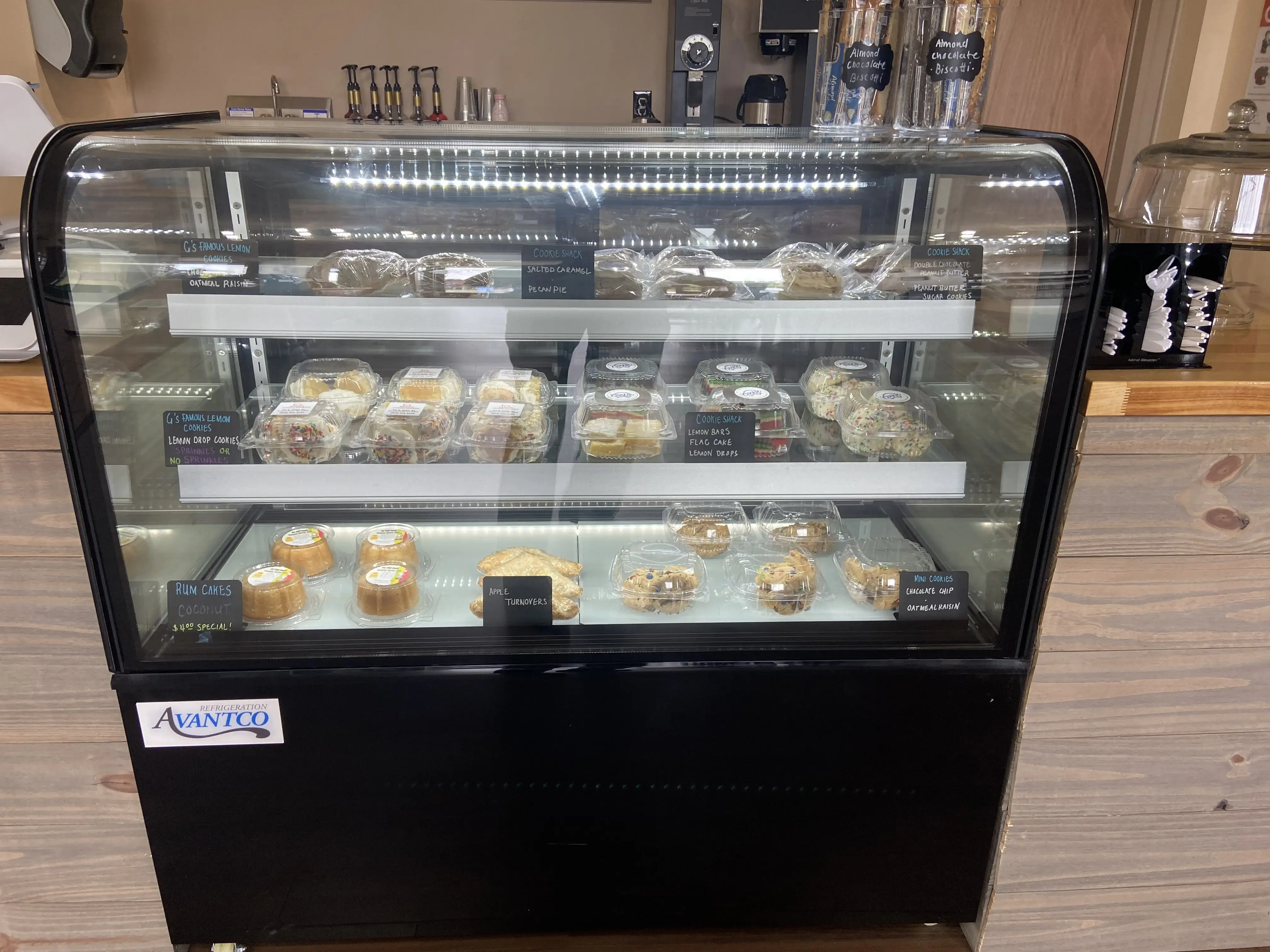 EXPRESS LAUNDROMAT & CAFE - Image 9