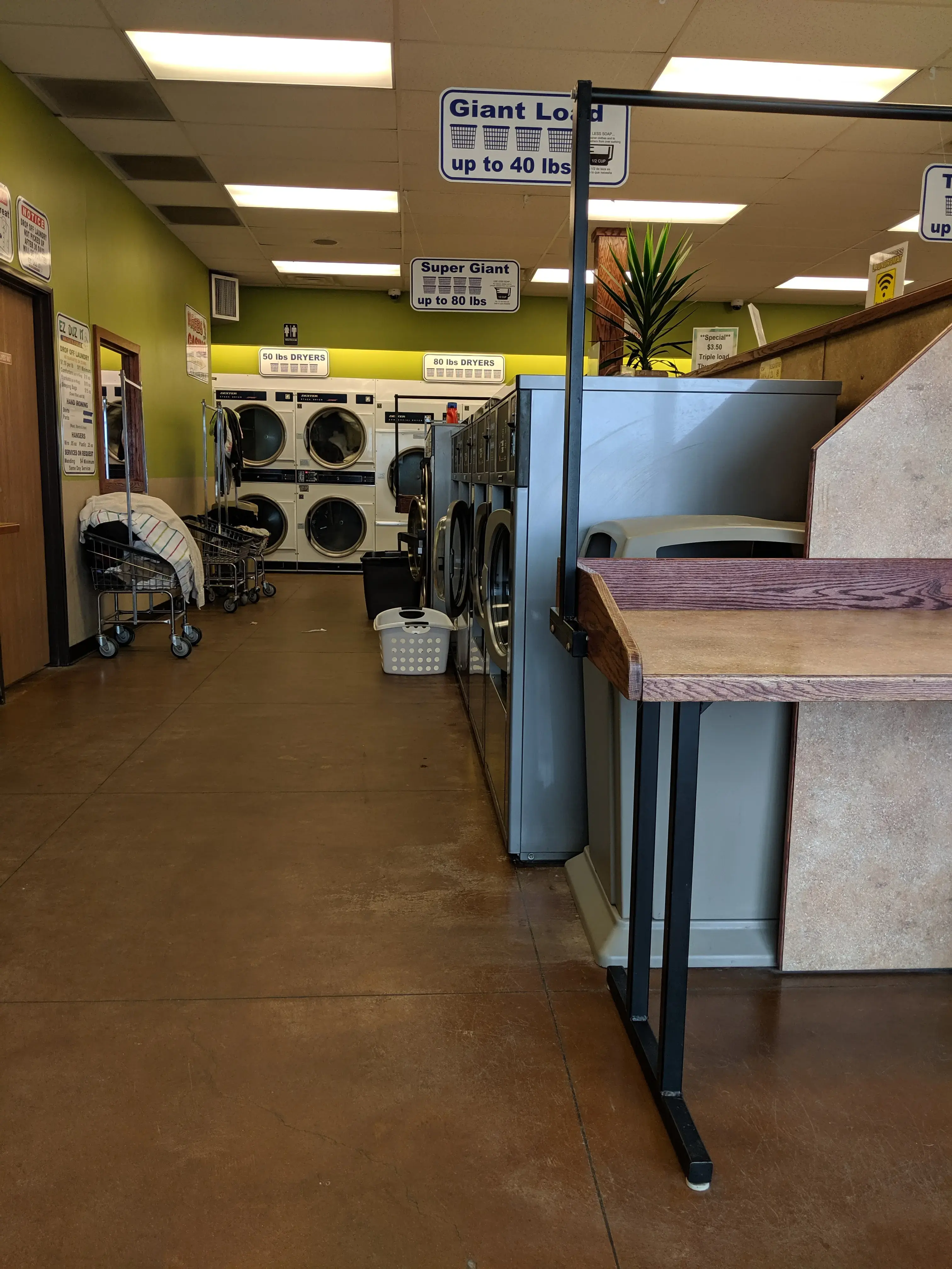 Express Laundromat thumbnail 2