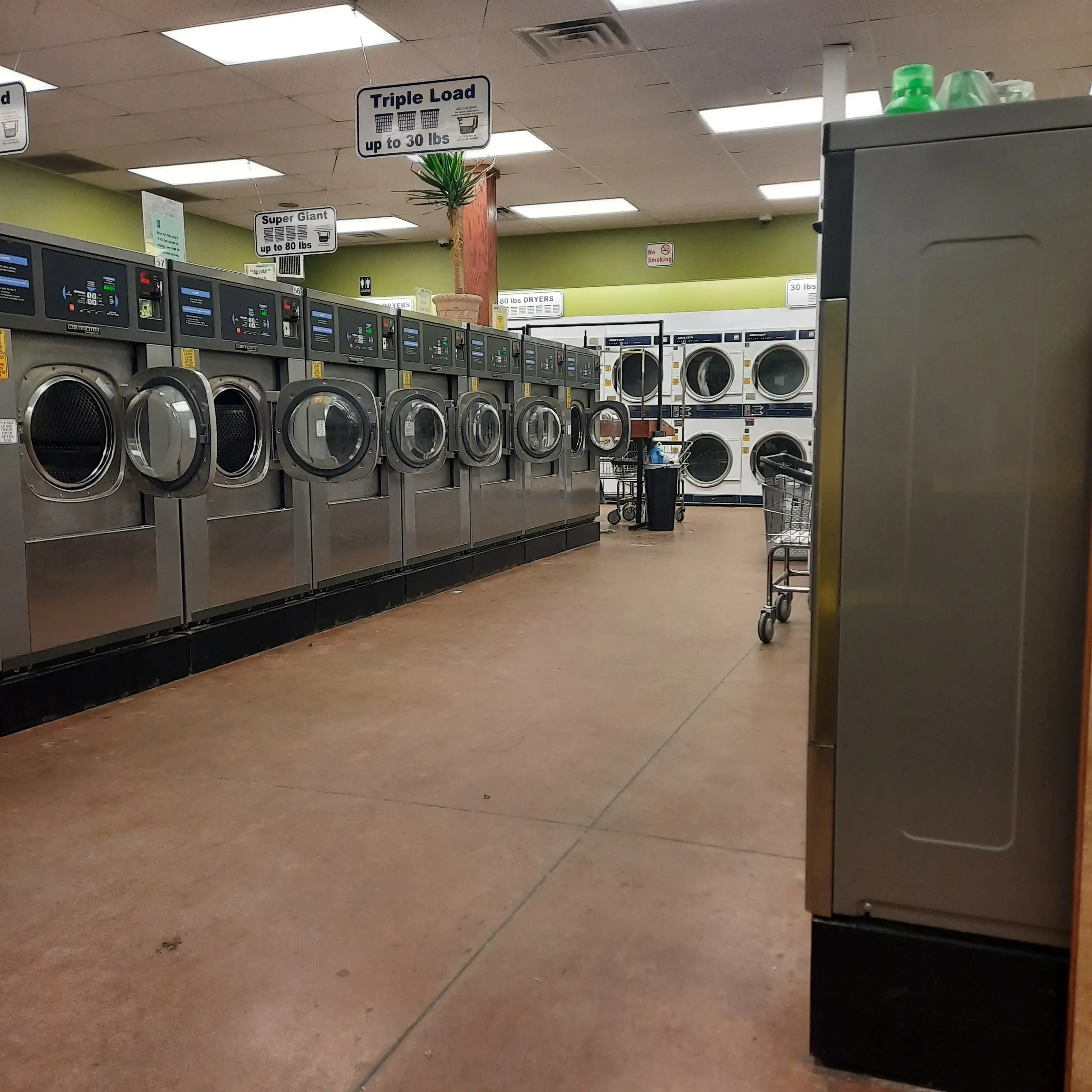 Express Laundromat - Image 10