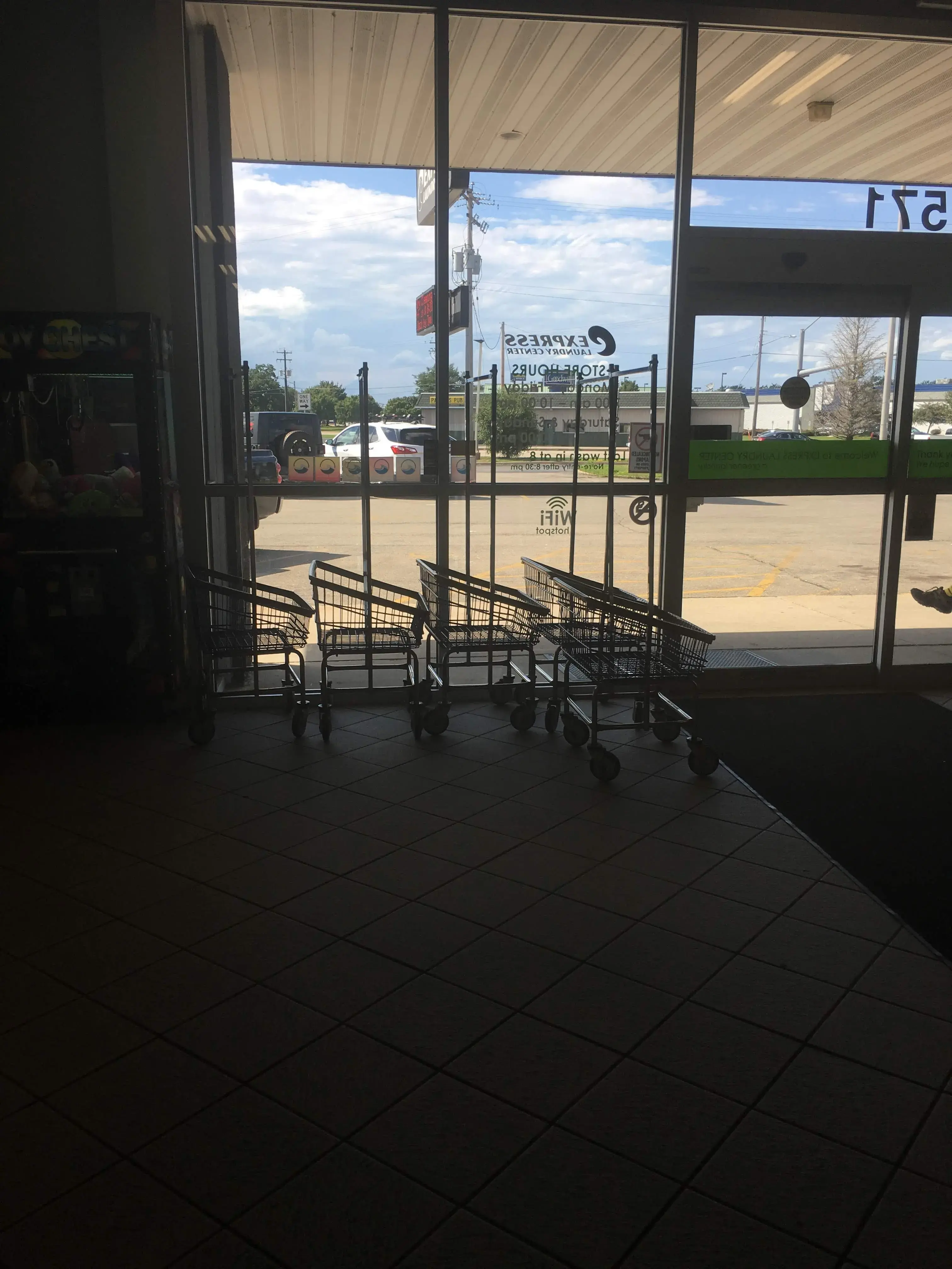 Express Laundry Center - Image 11