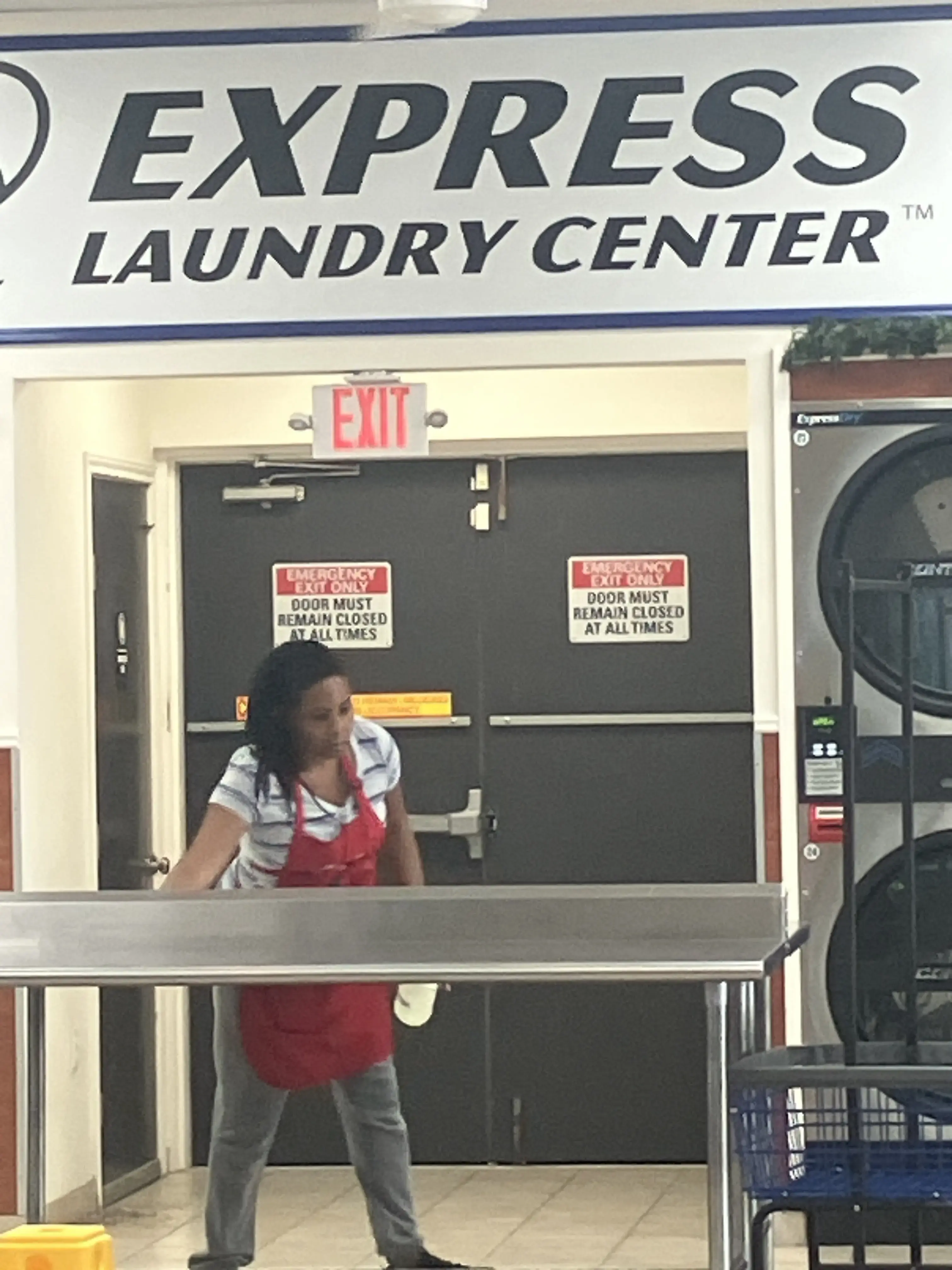 Express Laundry Center Washateria & Laundromat thumbnail 19