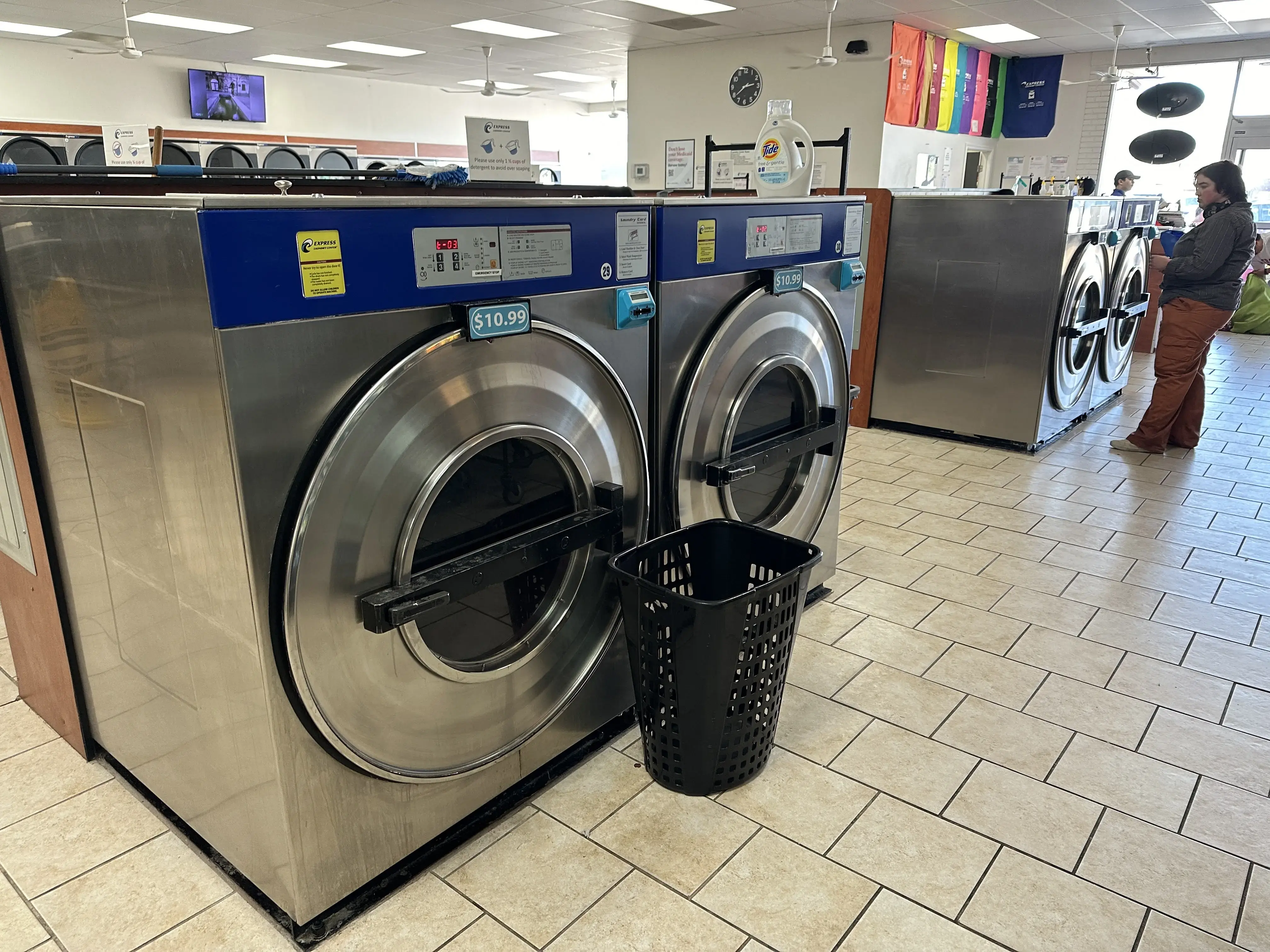 Express Laundry Center Washateria & Laundromat - Image 2