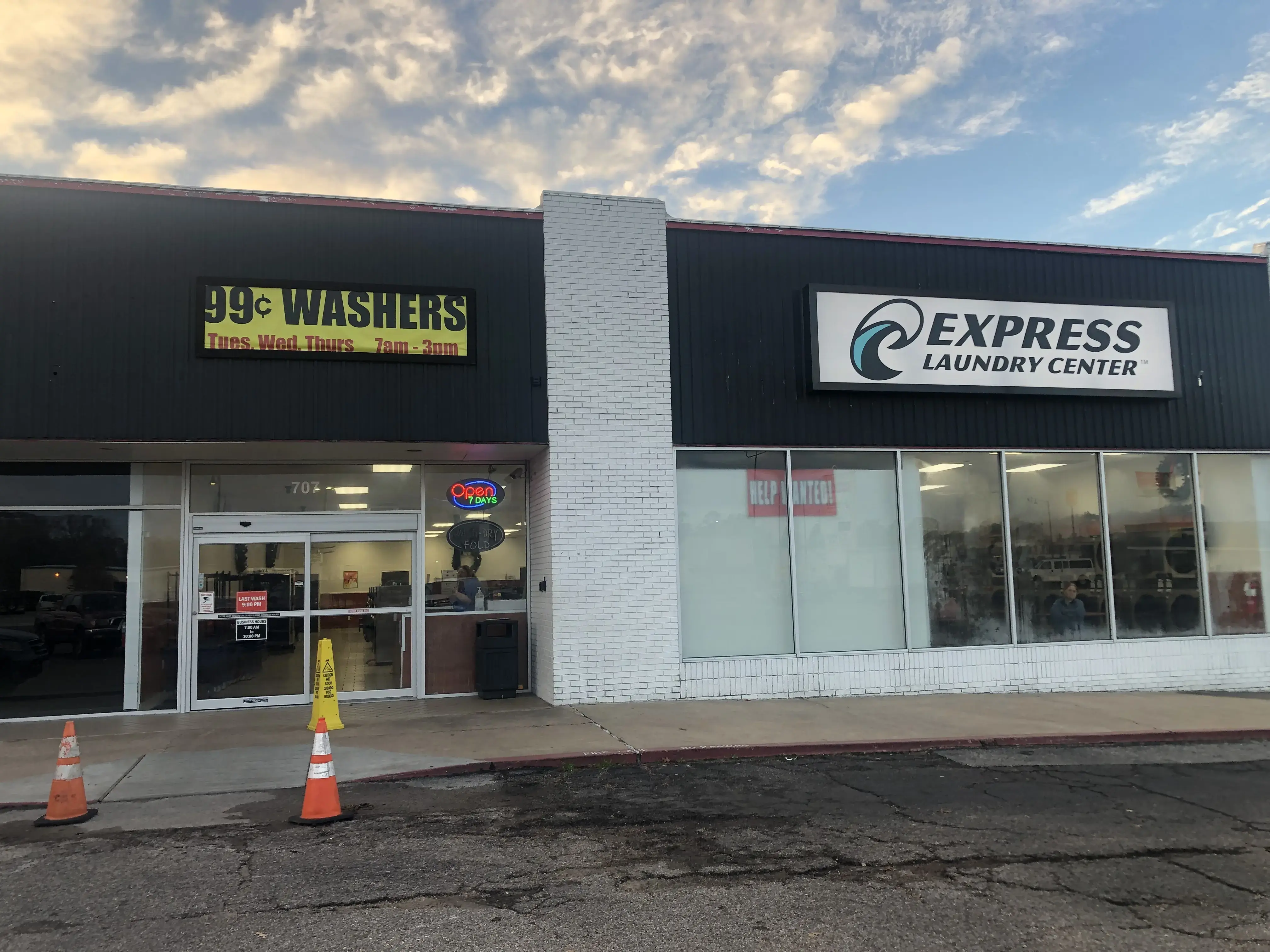 Express Laundry Center Washateria & Laundromat thumbnail 4