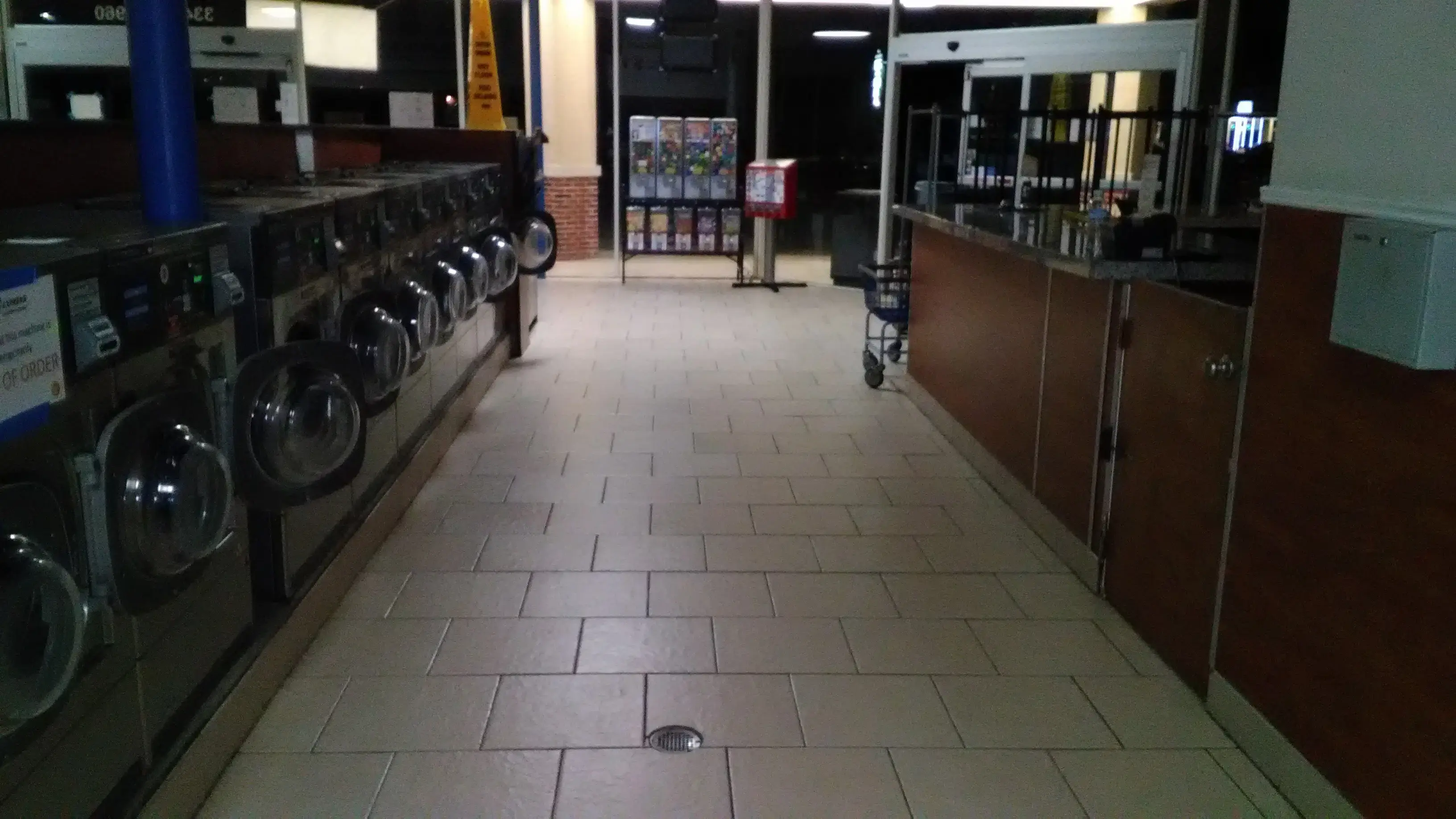 Express Laundry Center Washateria & Laundromat - Image 13