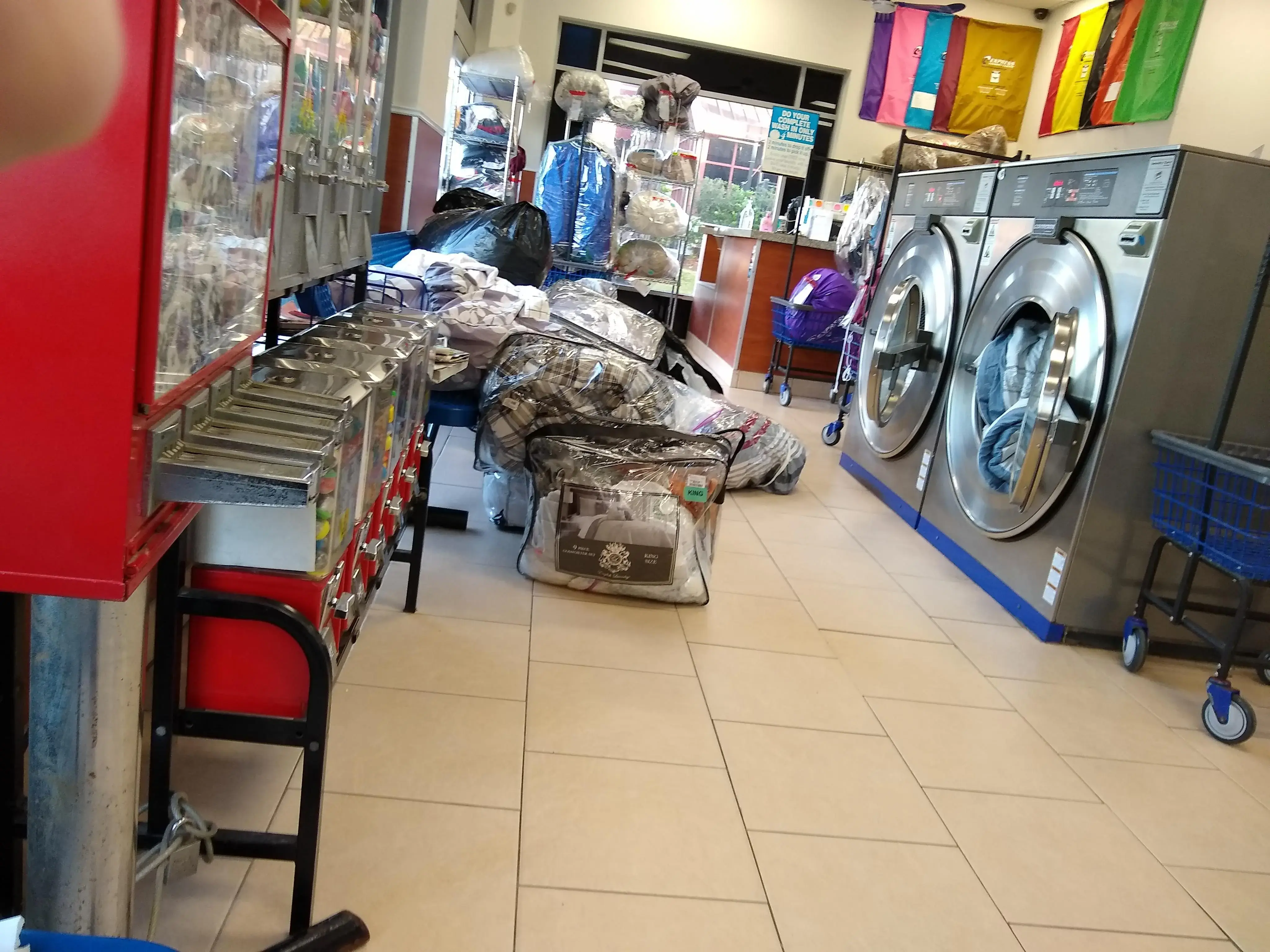 Express Laundry Center Washateria & Laundromat thumbnail 6
