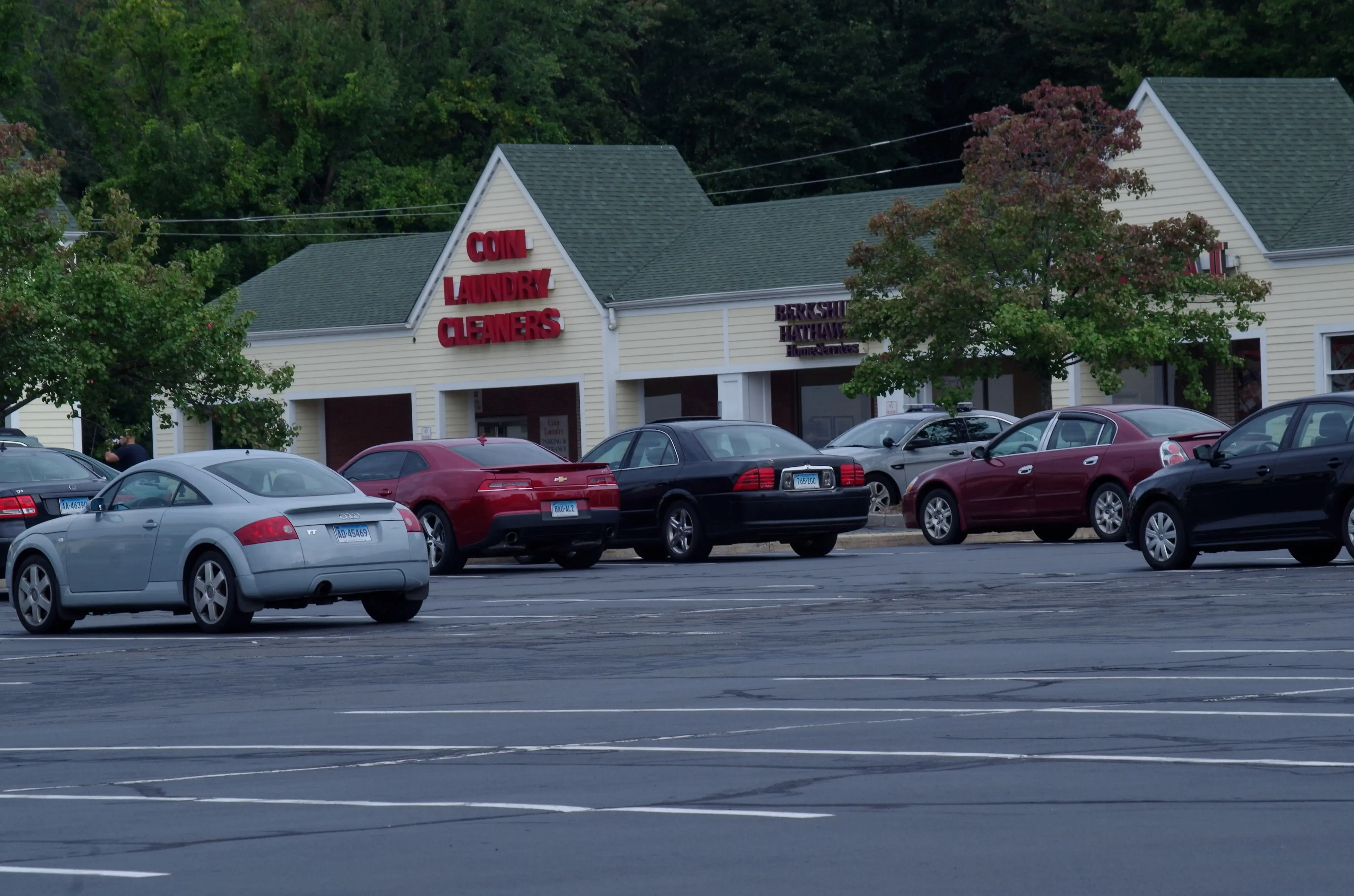 Express Laundry & Dry Cleaning - Image 1