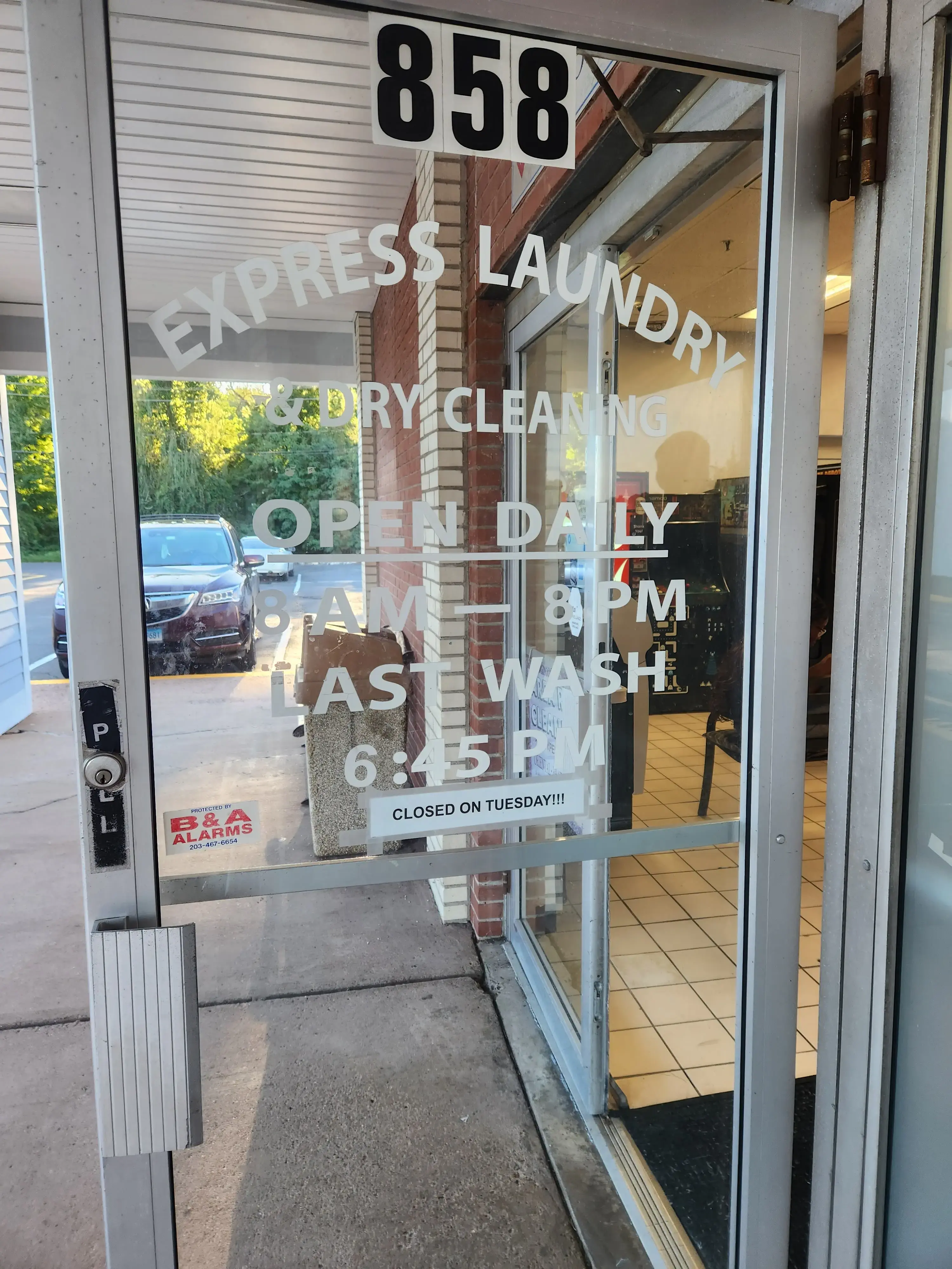Express Laundry & Dry Cleaning - Image 14