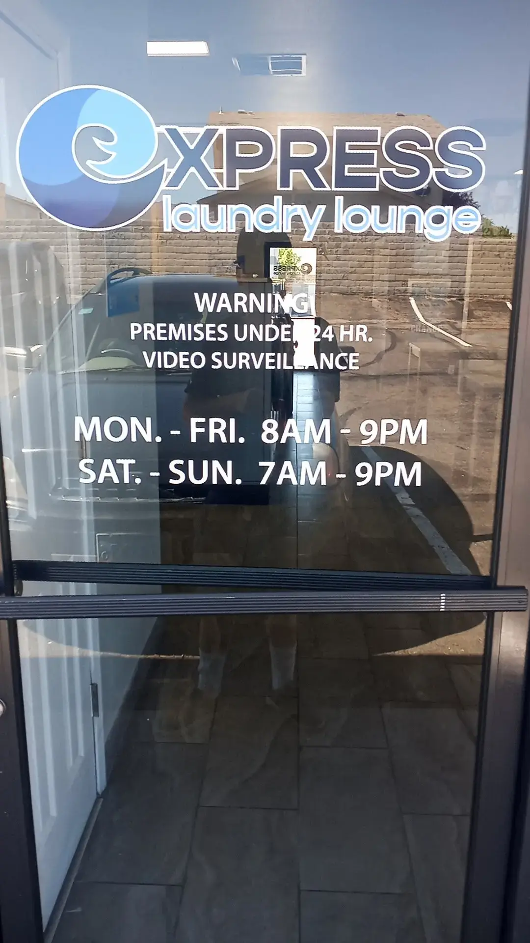 Express Laundry Lounge- Woodside - Image 16