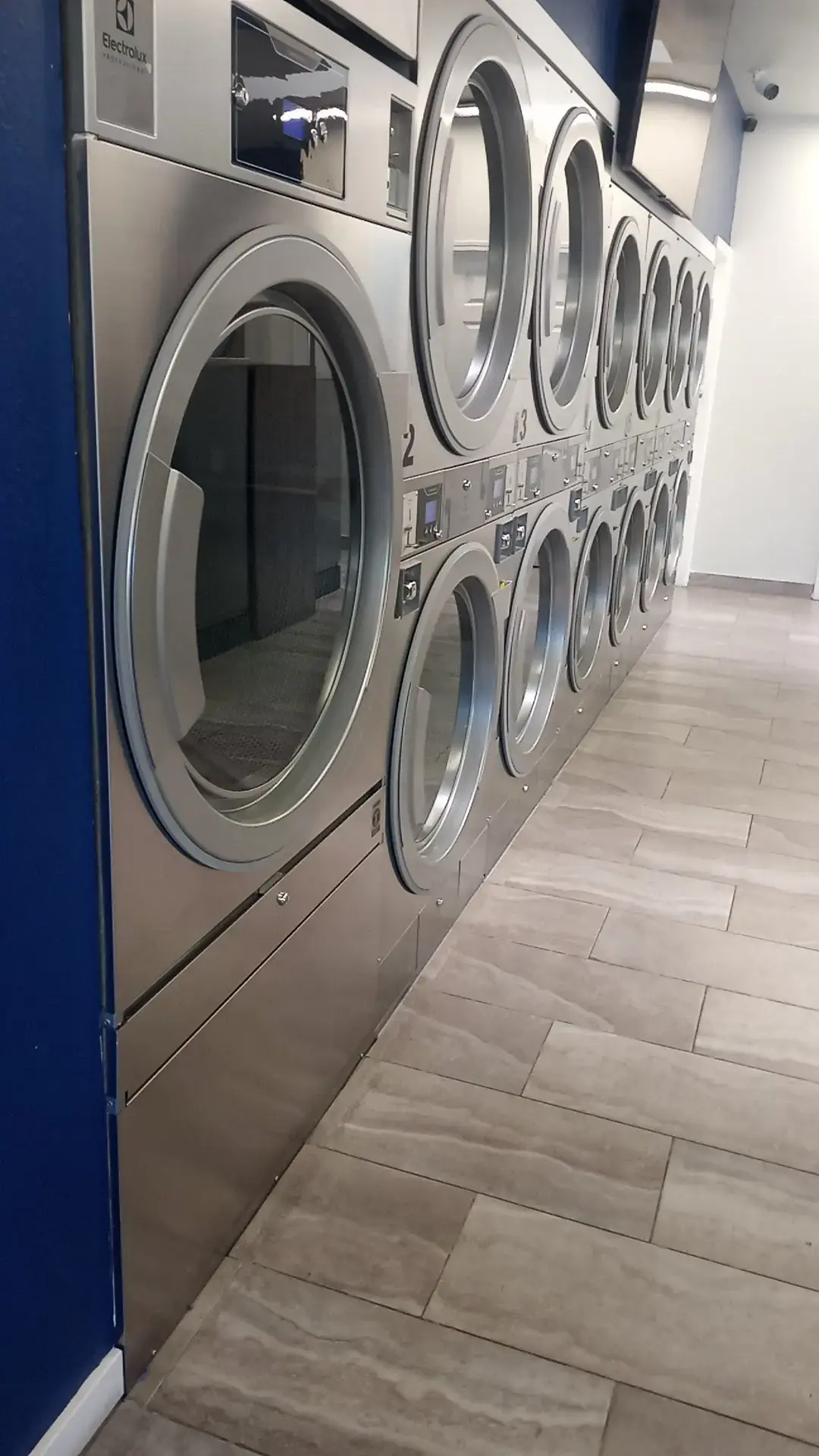 Express Laundry Lounge- Woodside - Image 14