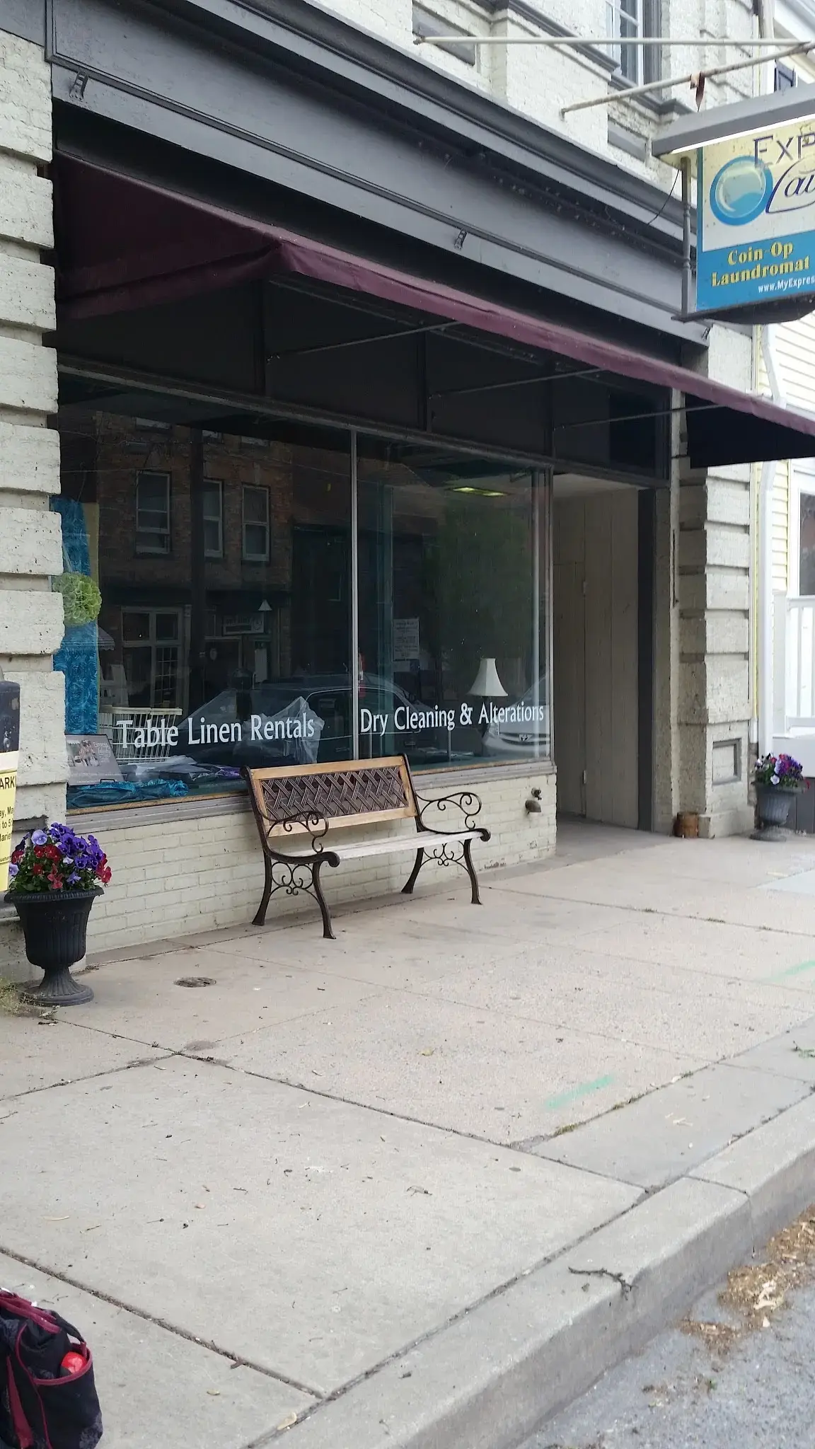 Express Laundry - Image 2