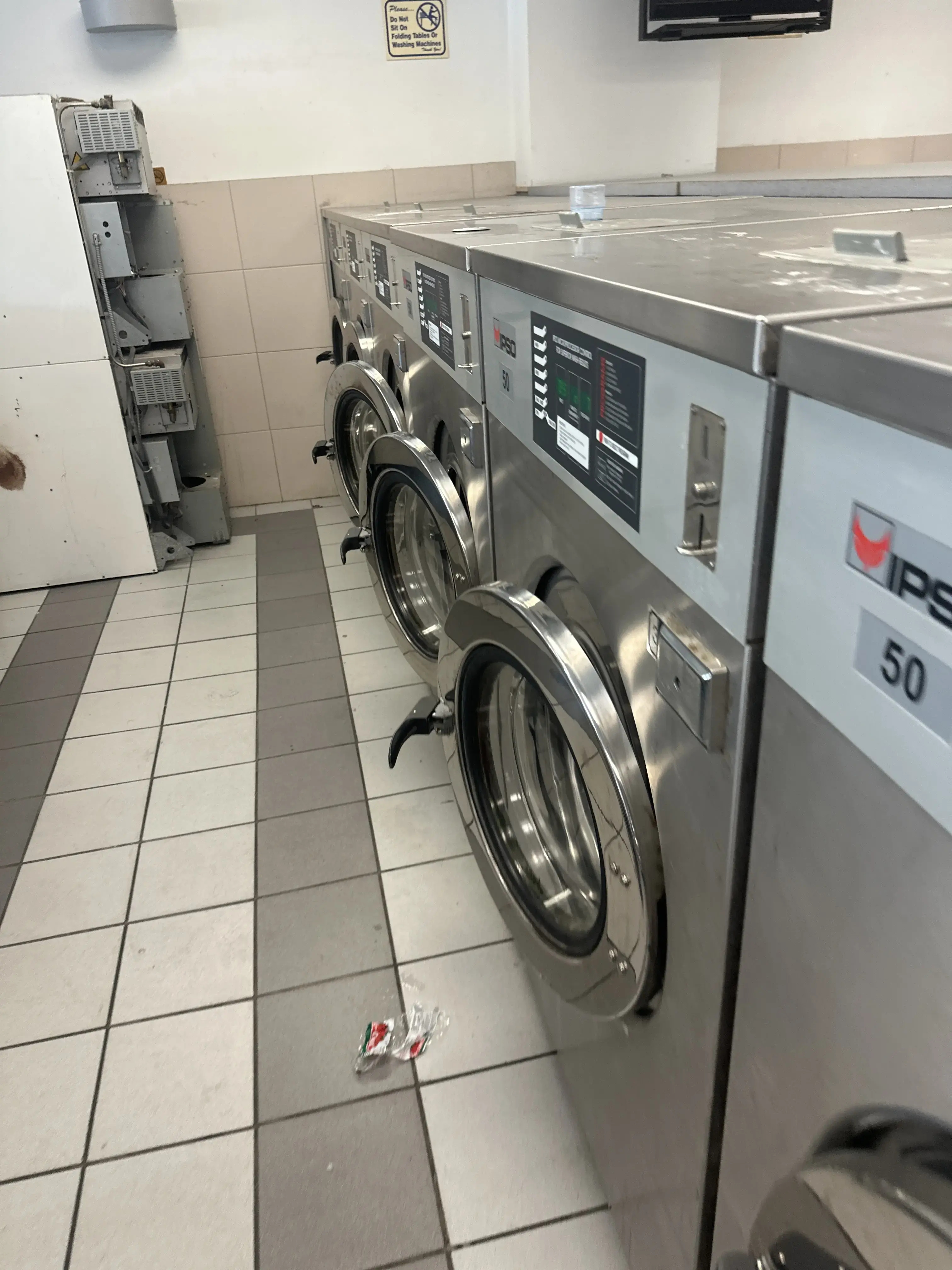 Express Laundry - Image 18