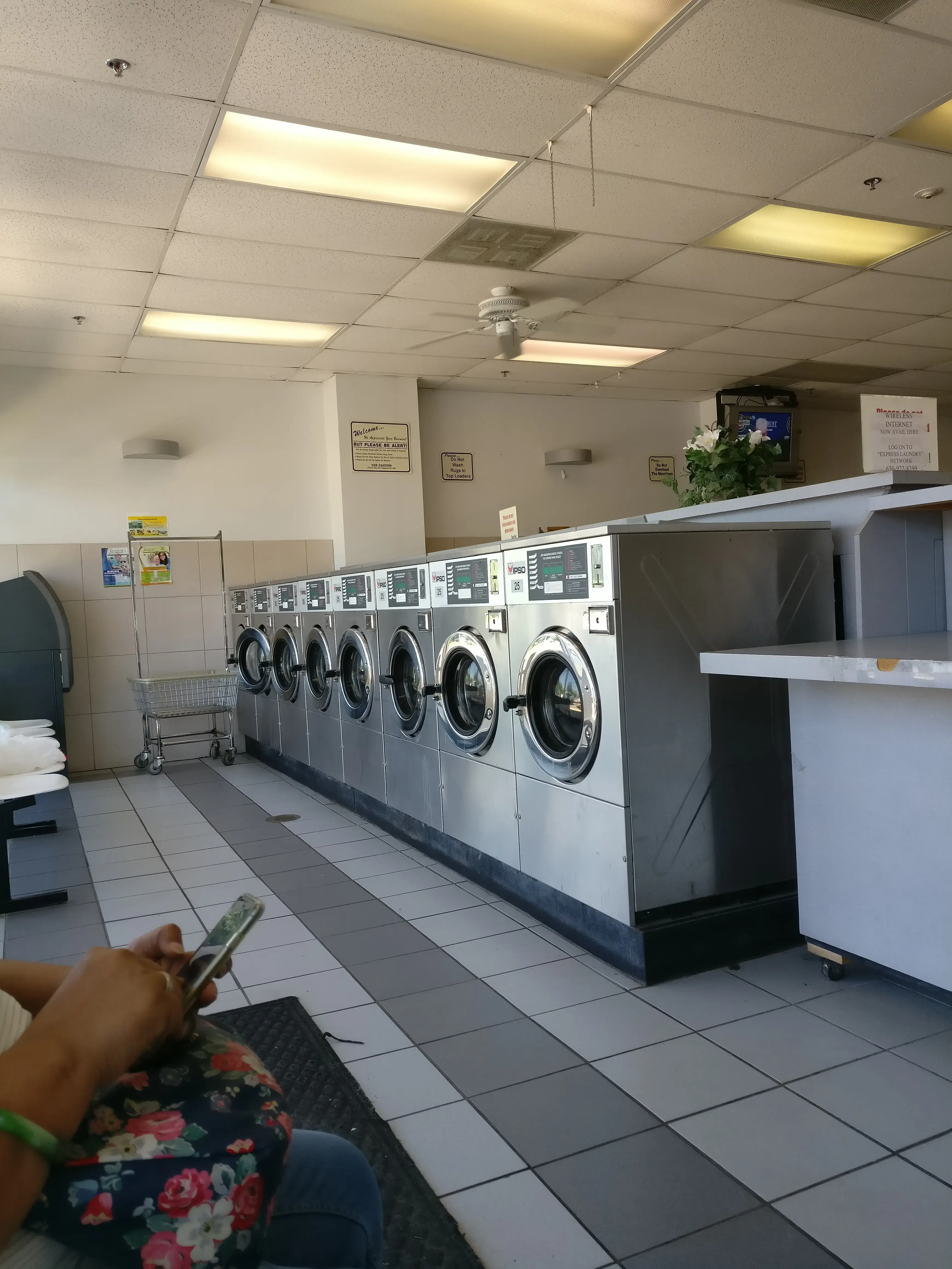 Express Laundry thumbnail 17