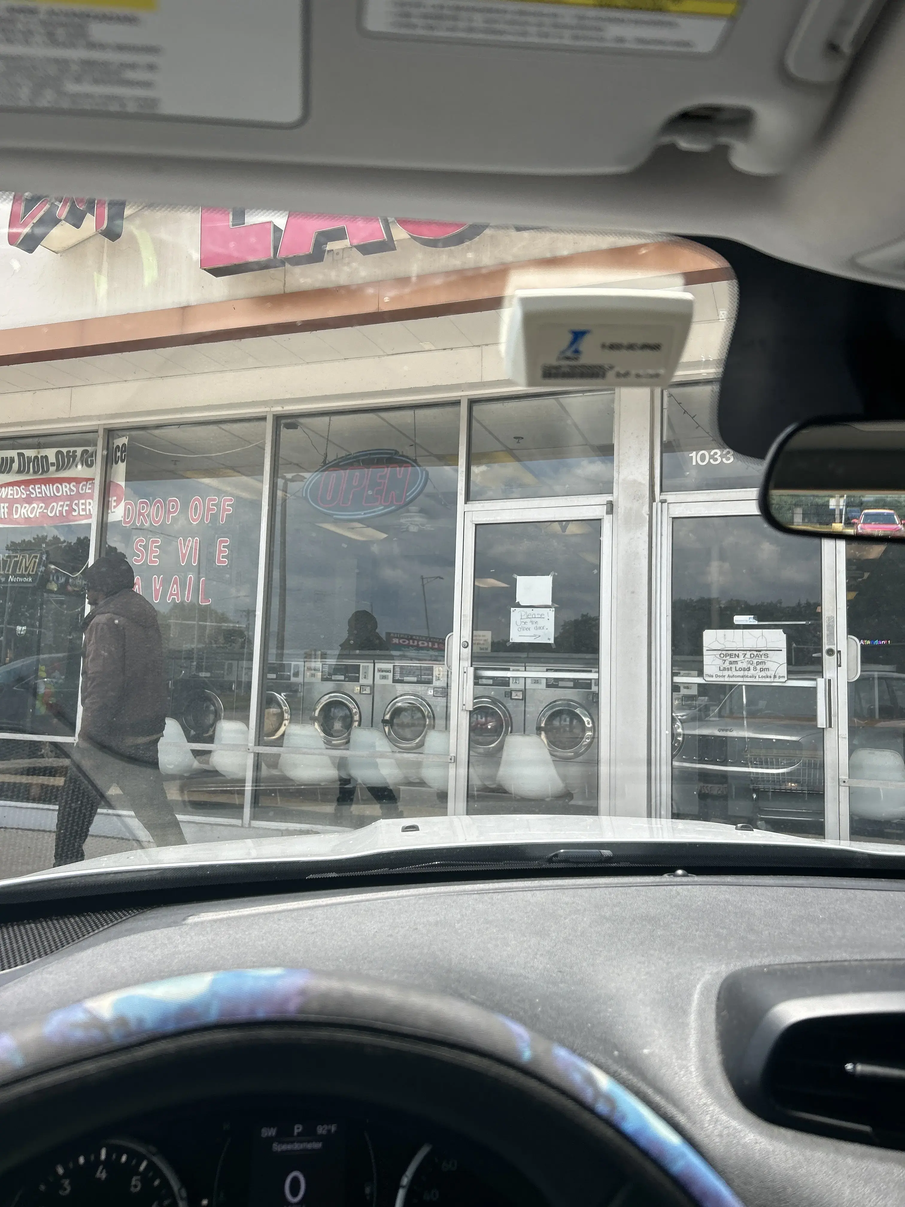 Express Laundry - Image 5